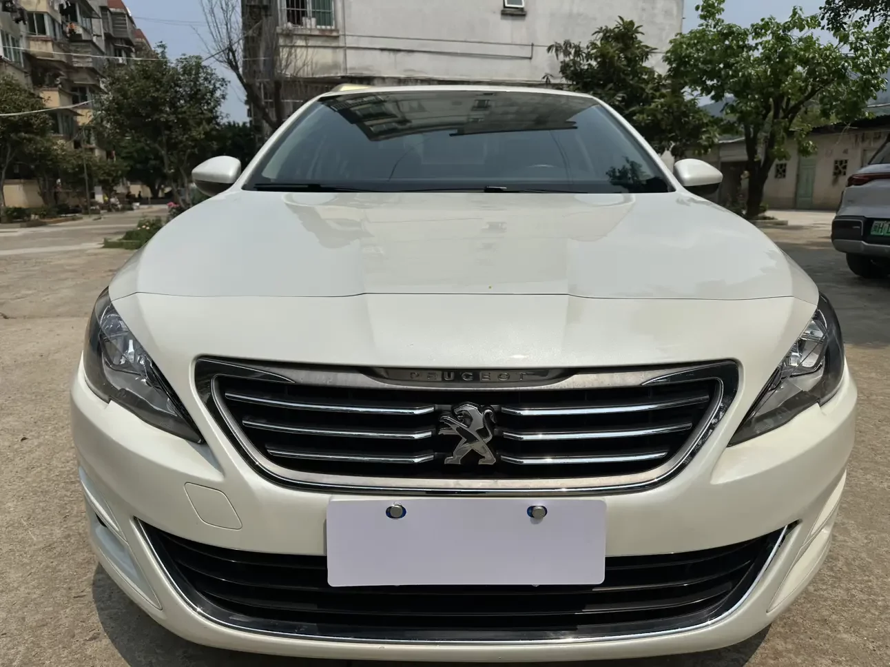 Peugeot 408