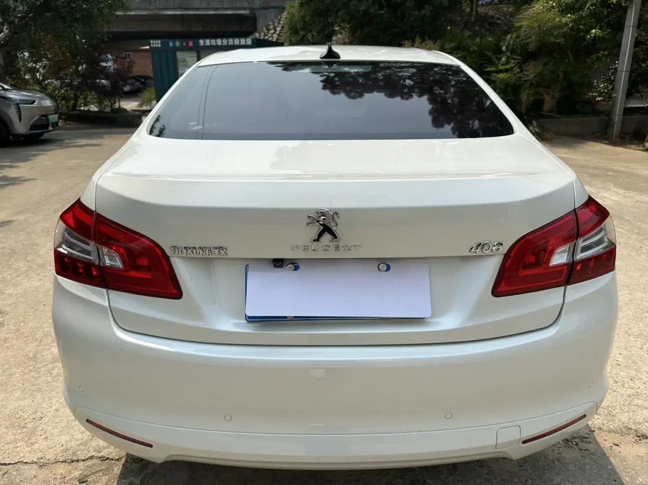 Peugeot 408