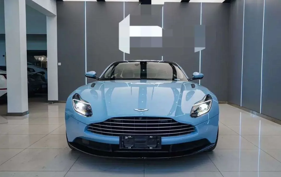 Aston Martin DB11