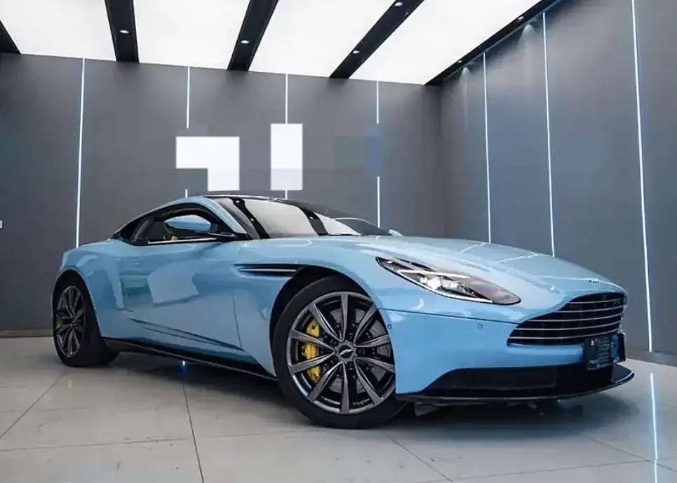 Aston Martin DB11