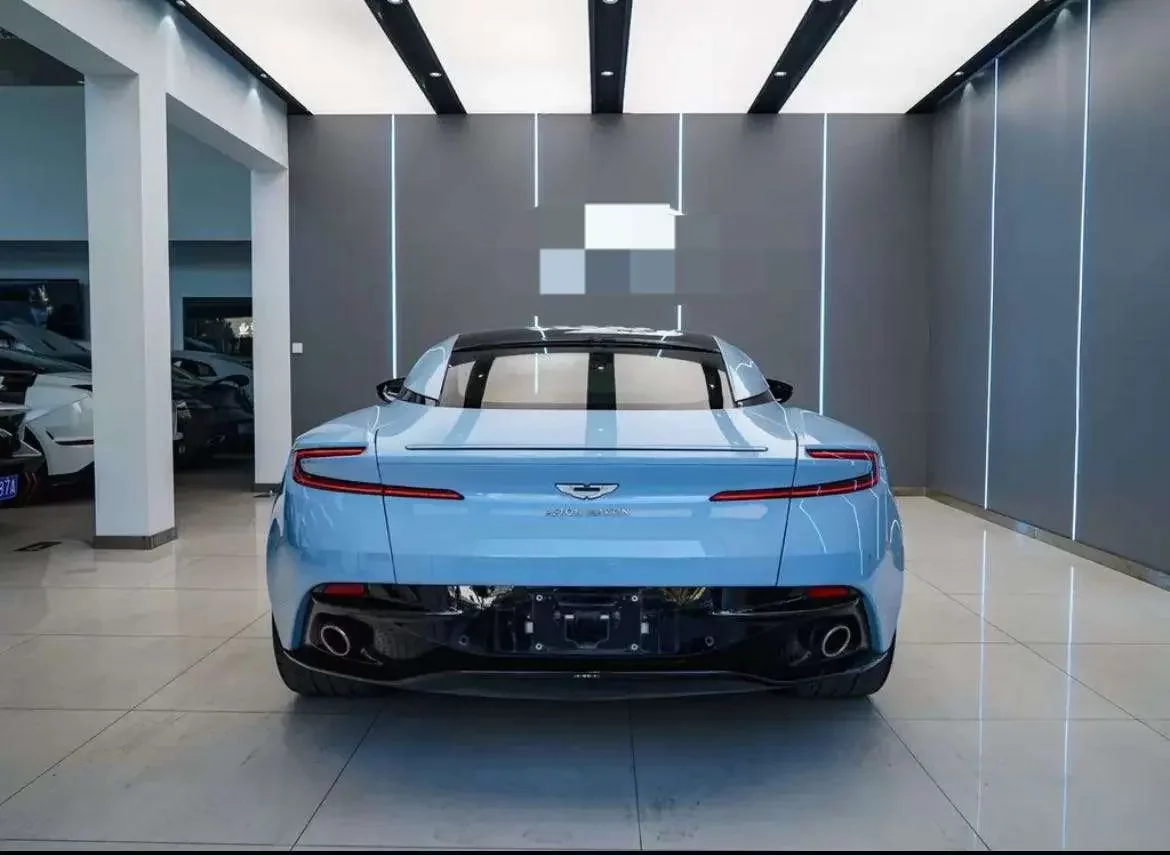 Aston Martin DB11