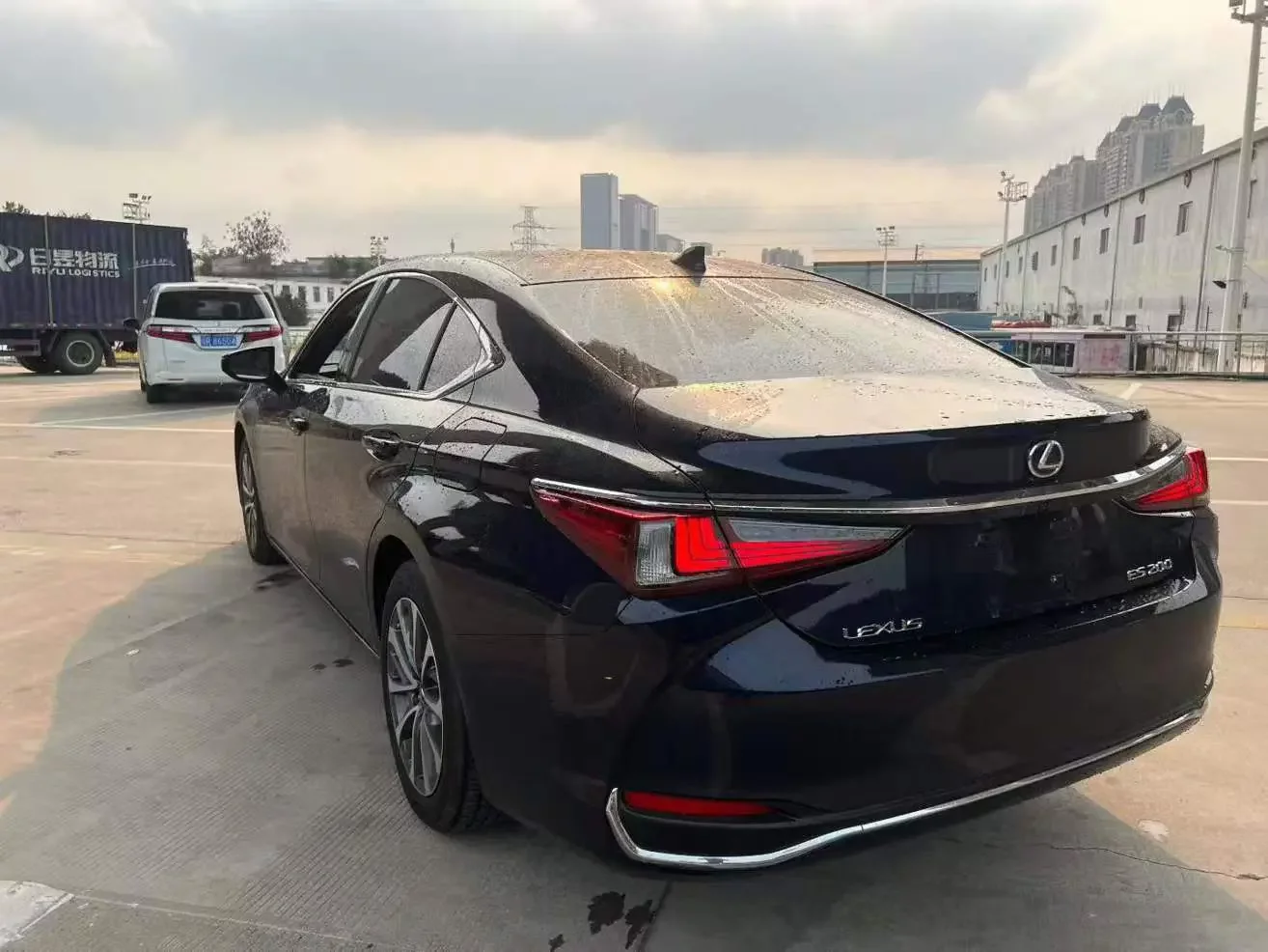 Lexus ES
