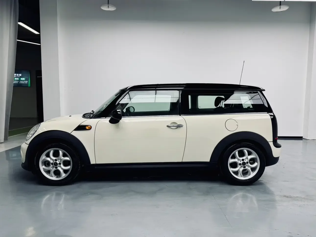 MINI CLUBMAN