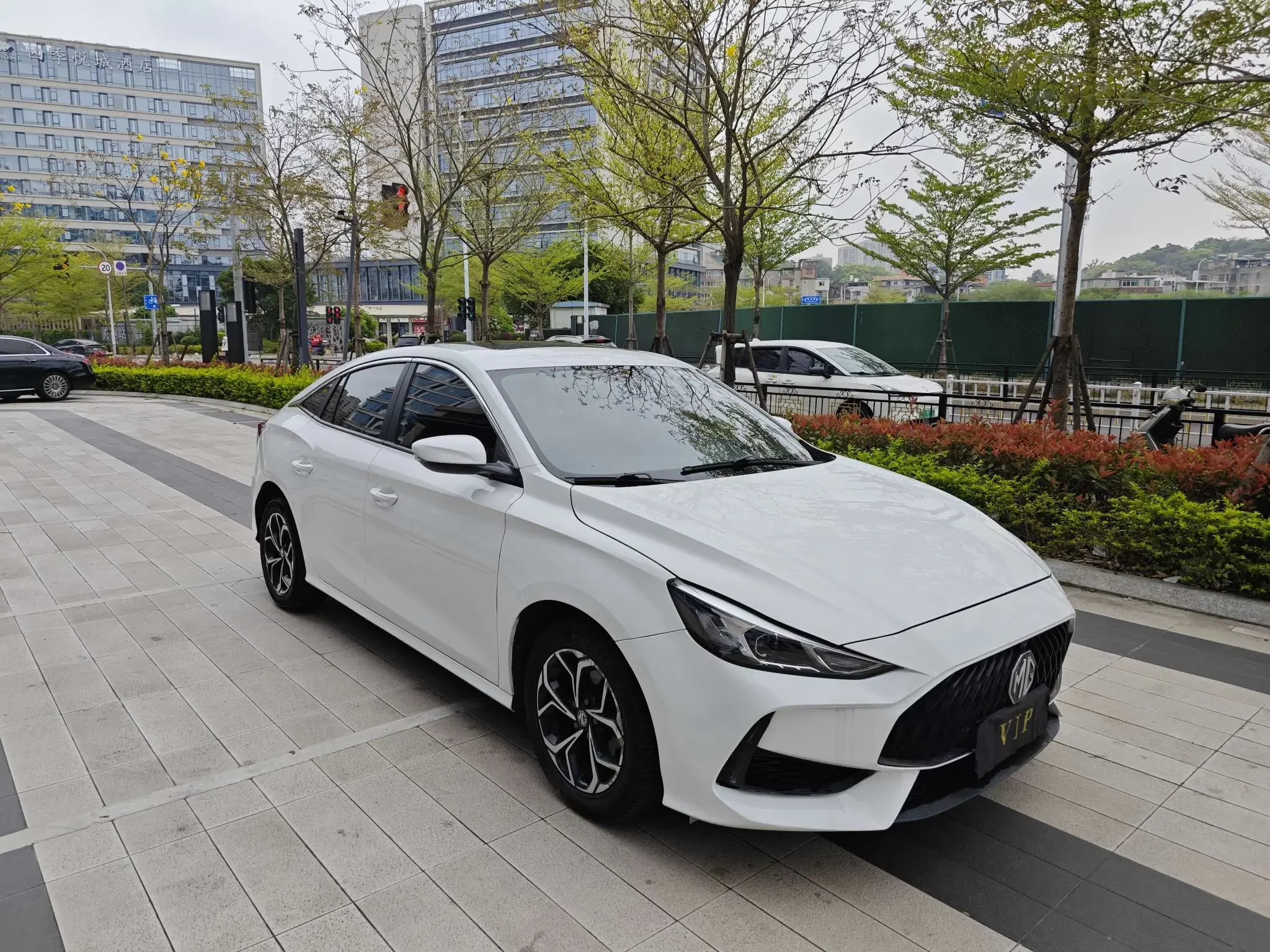 MG 5