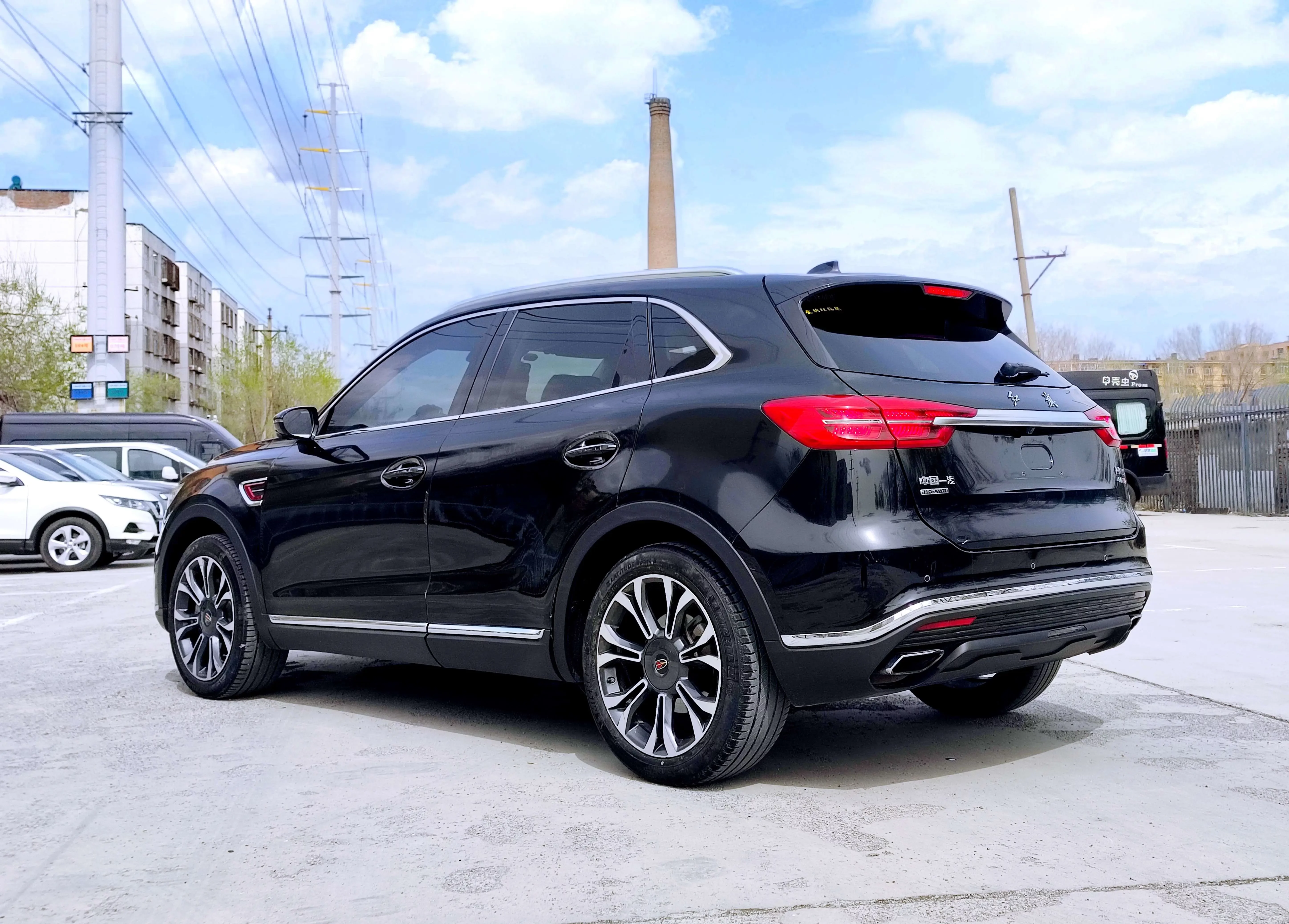 Hongqi HS5
