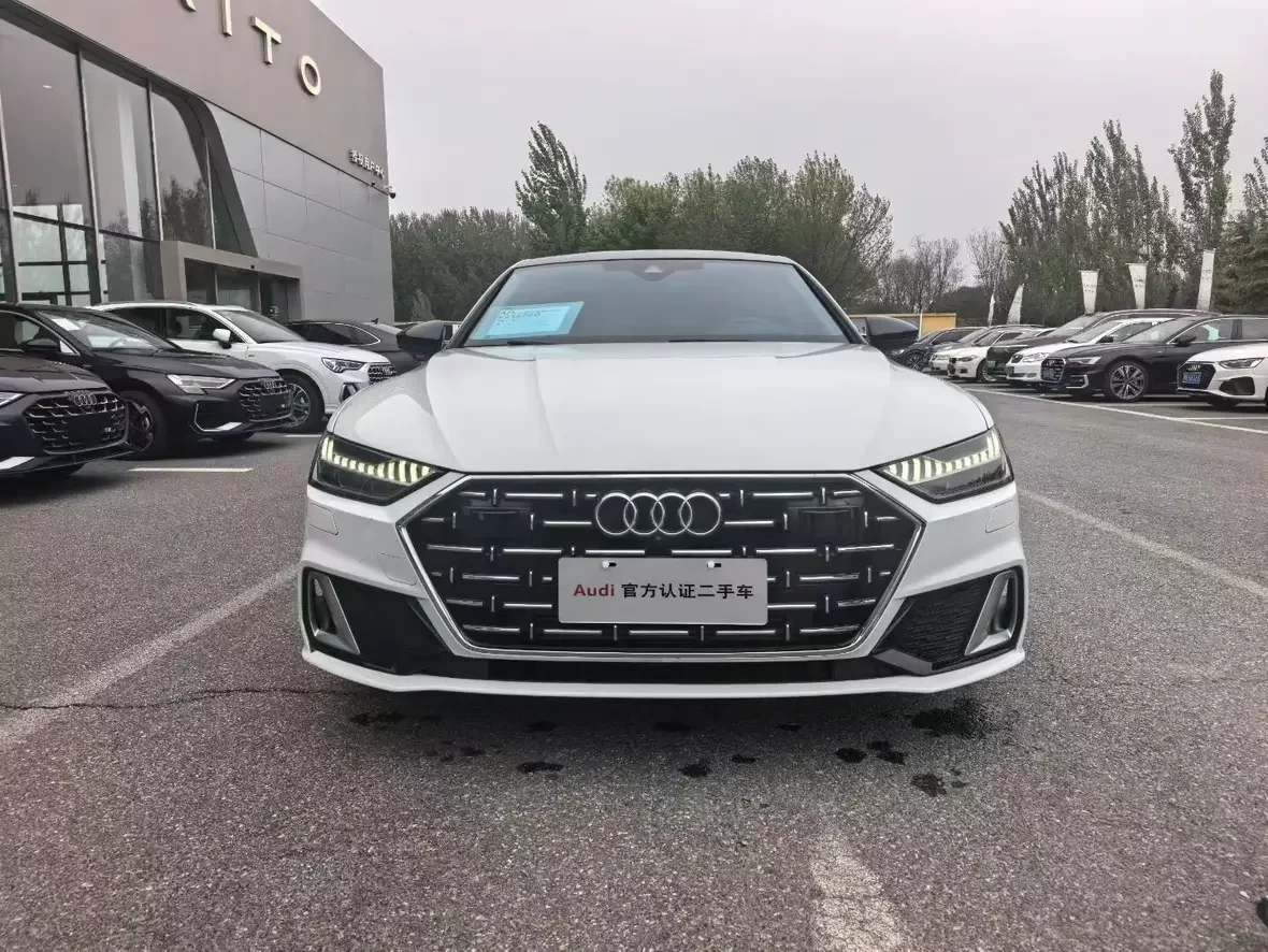 Audi A7L