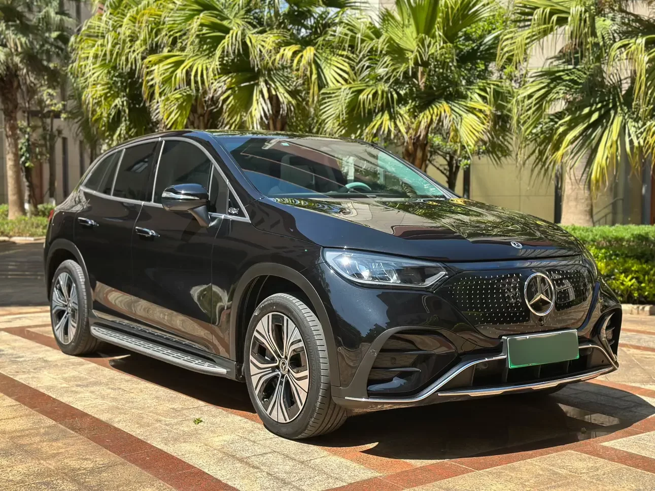 Mercedes-Benz EQE SUV
