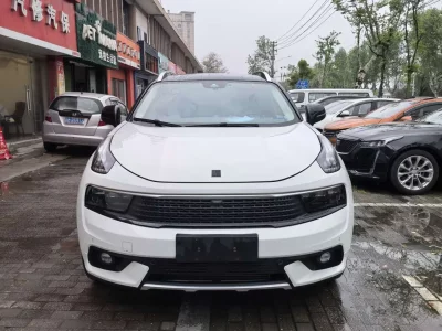 Lynk & Co 01