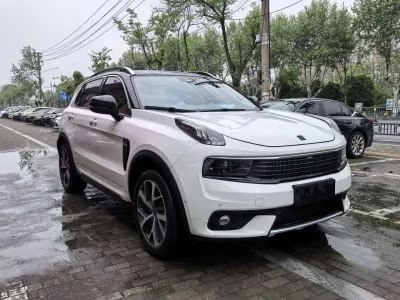 Lynk & Co 01