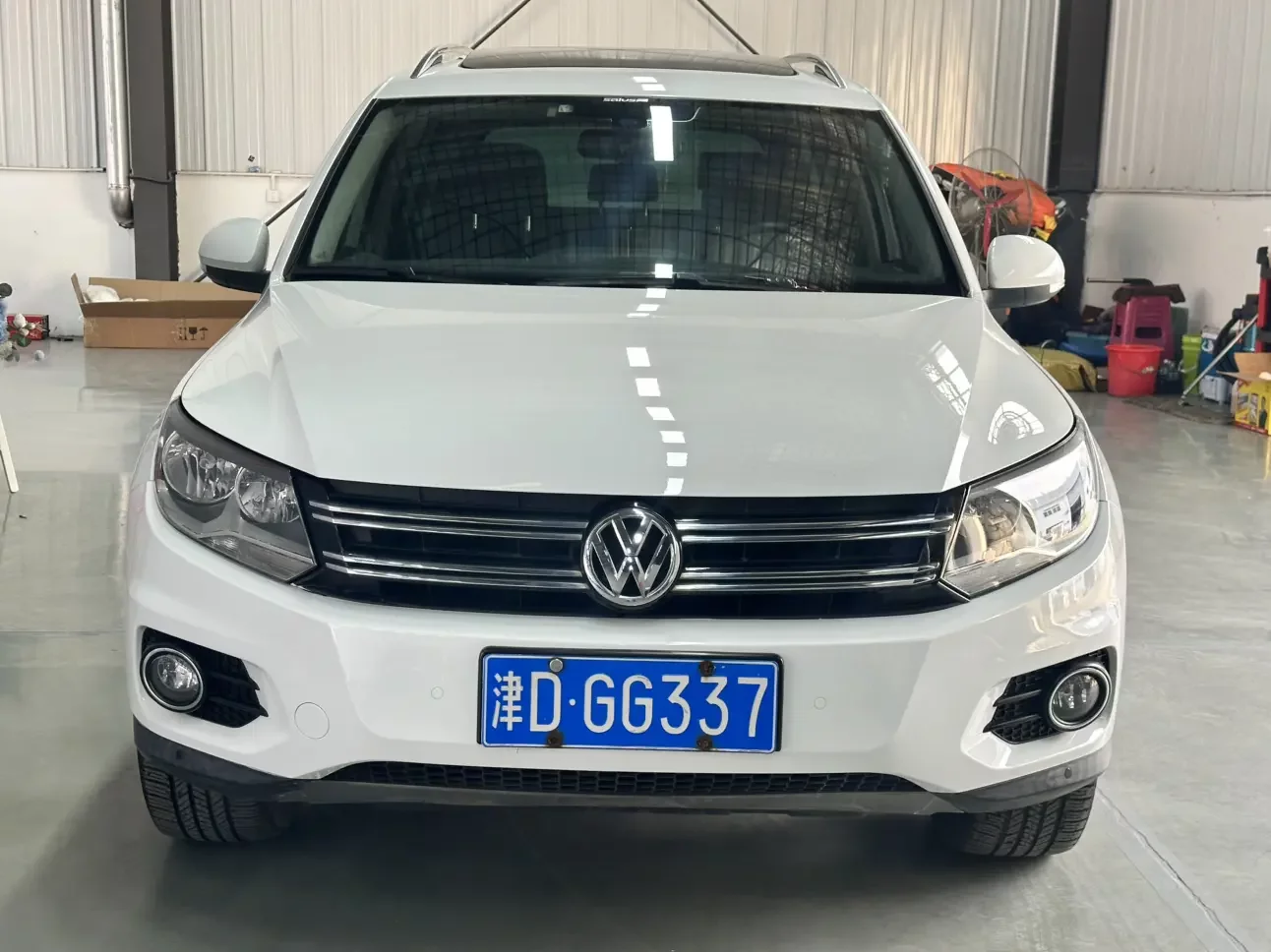 Volkswagen Tiguan (Tharu)