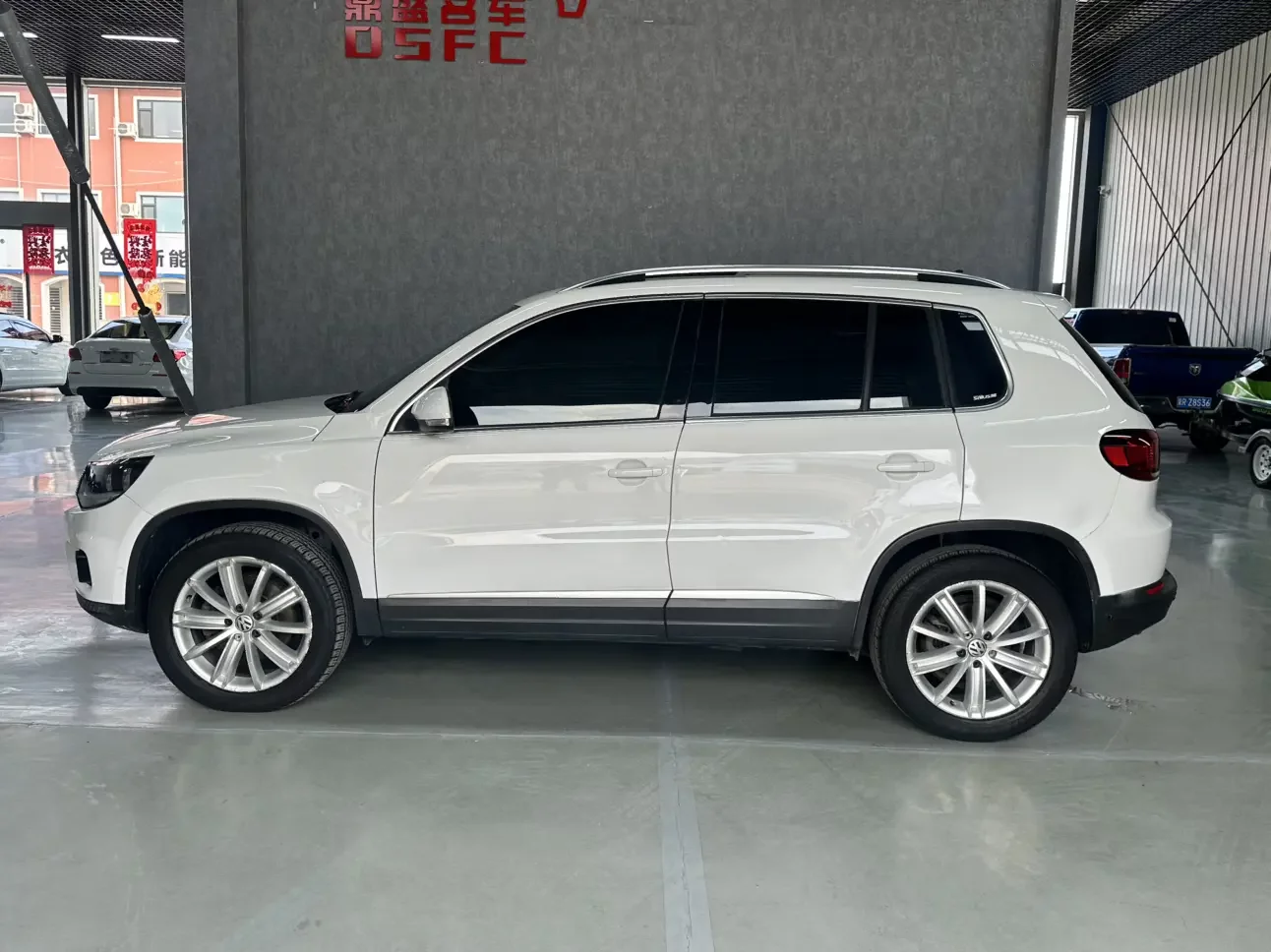Volkswagen Tiguan (Tharu)