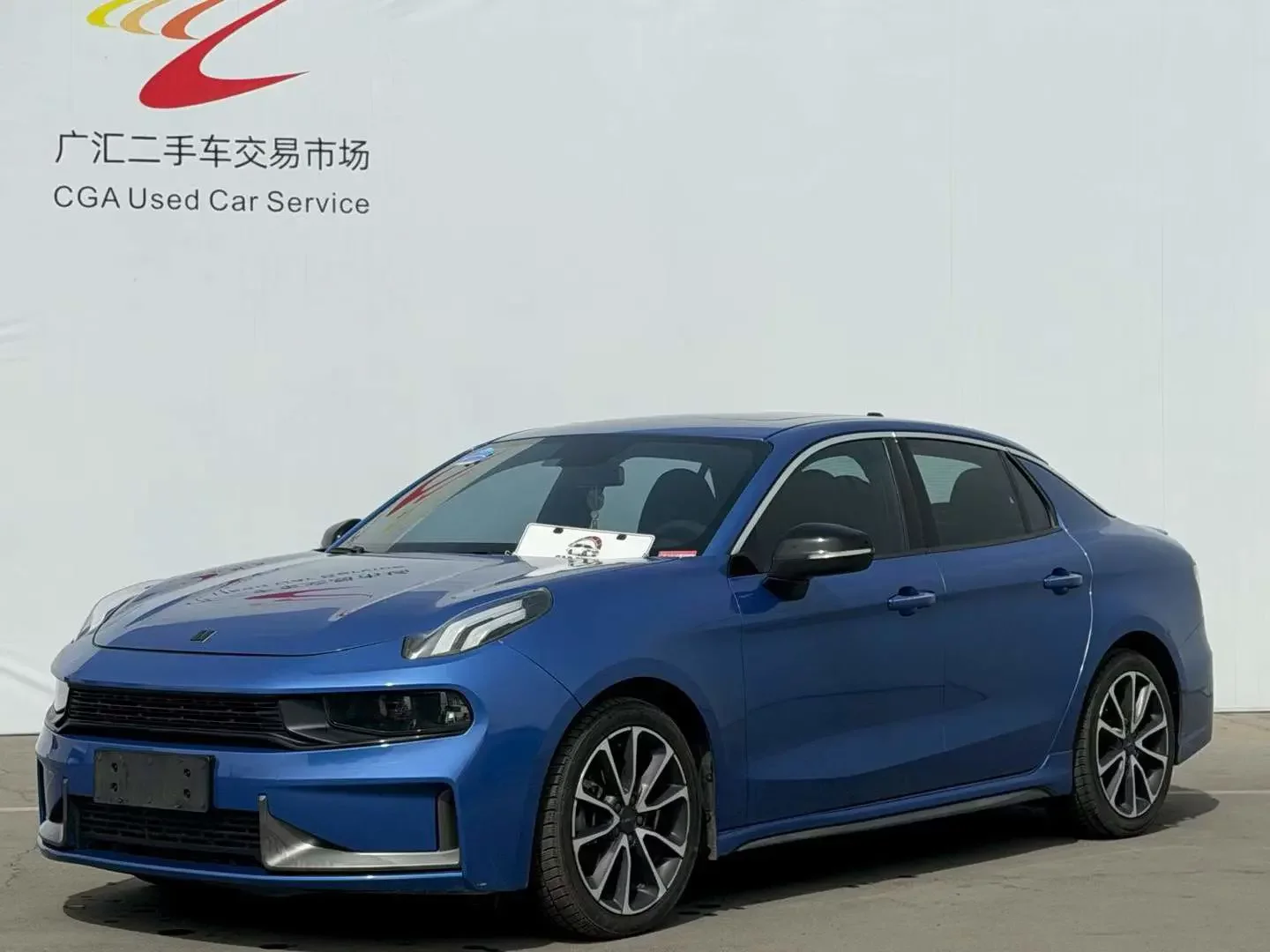 Lynk & Co 03