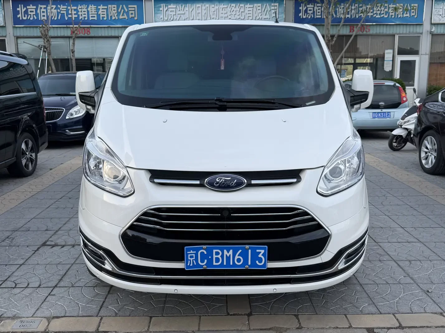 Ford Toureo
