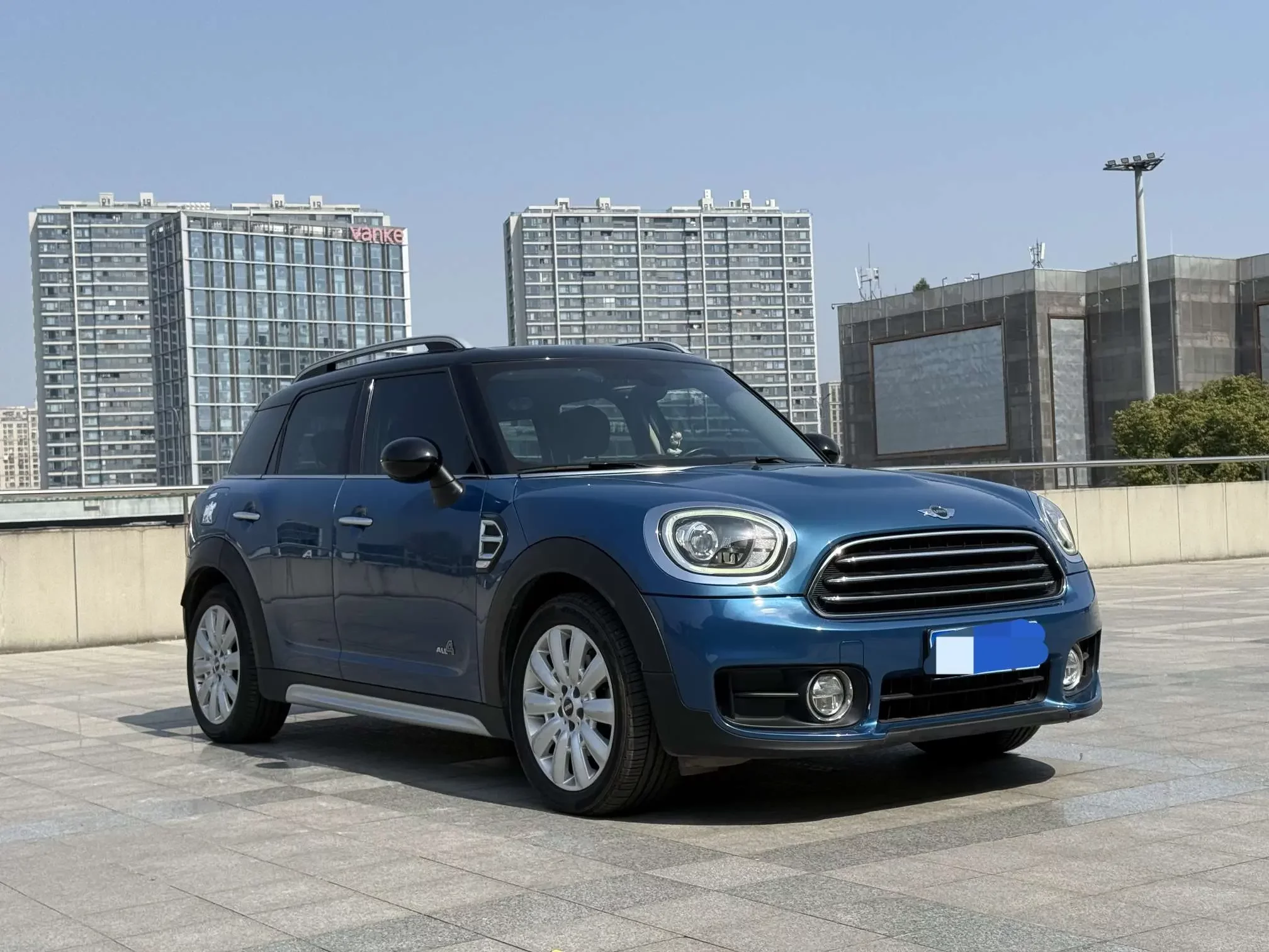MINI COUNTRYMAN