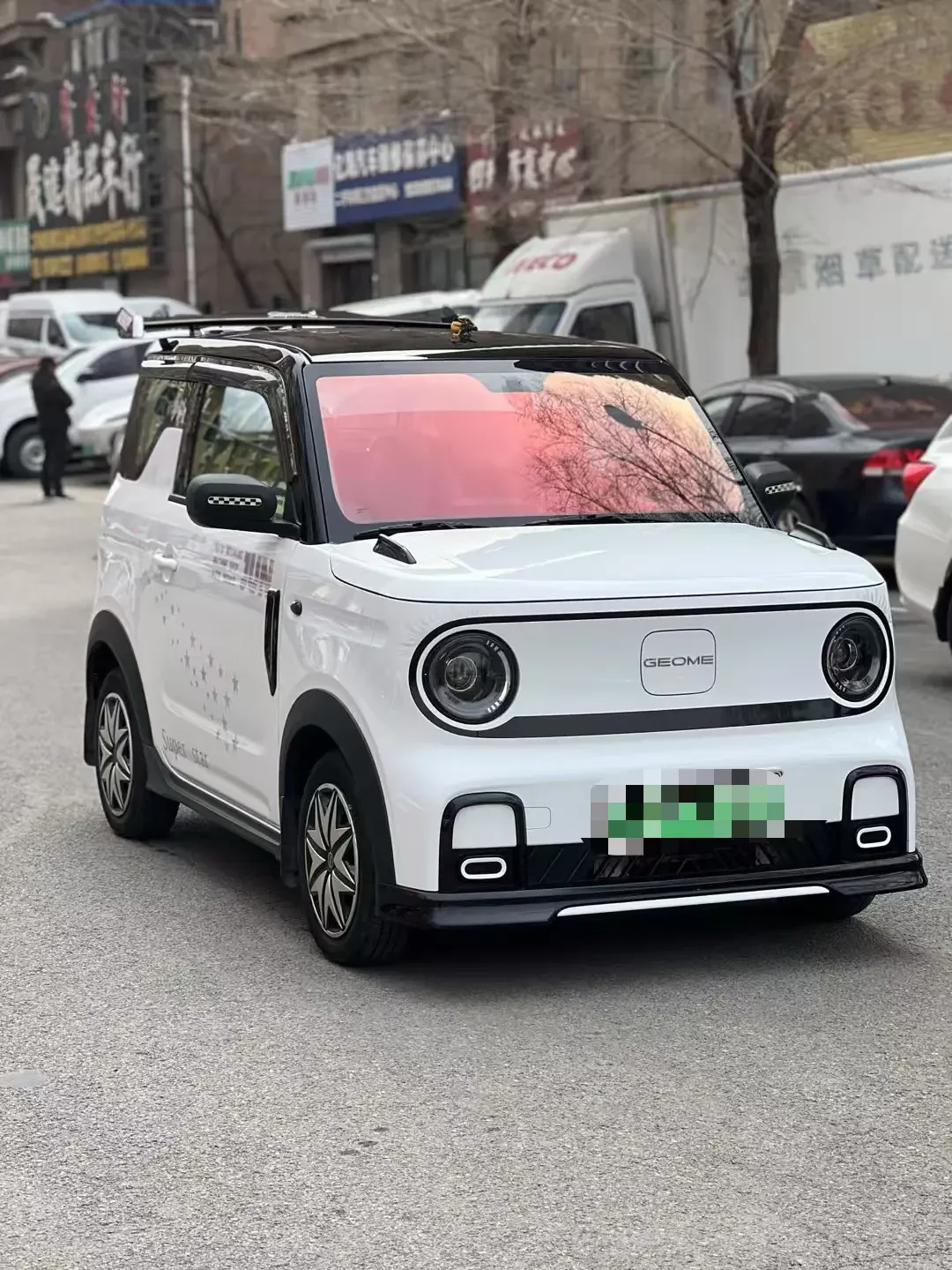 Geely panda