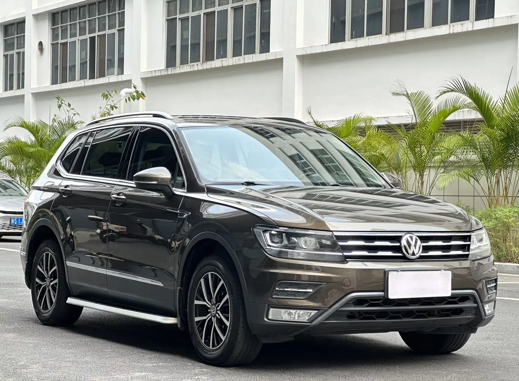 Volkswagen Tiguan L
