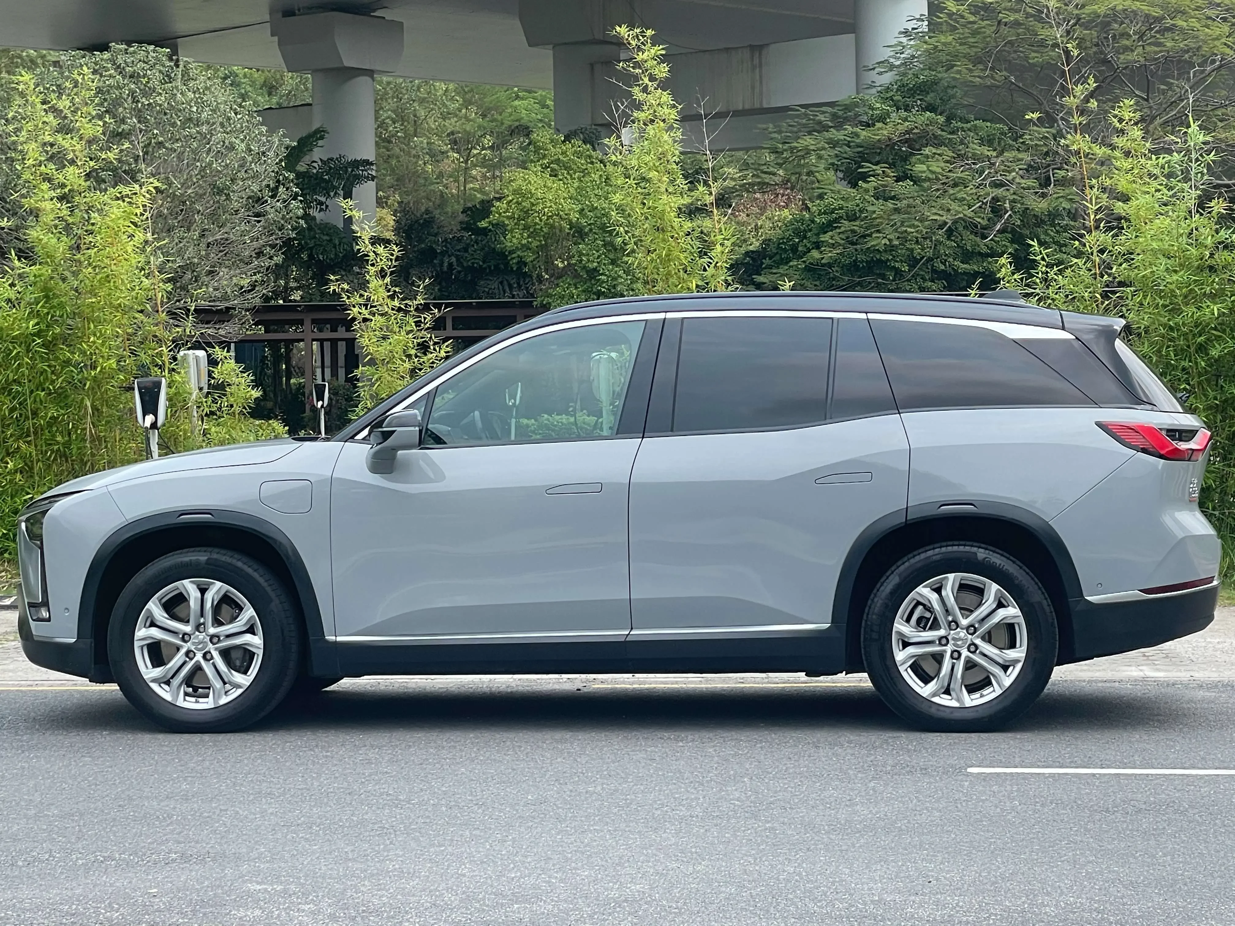 NIO ES8
