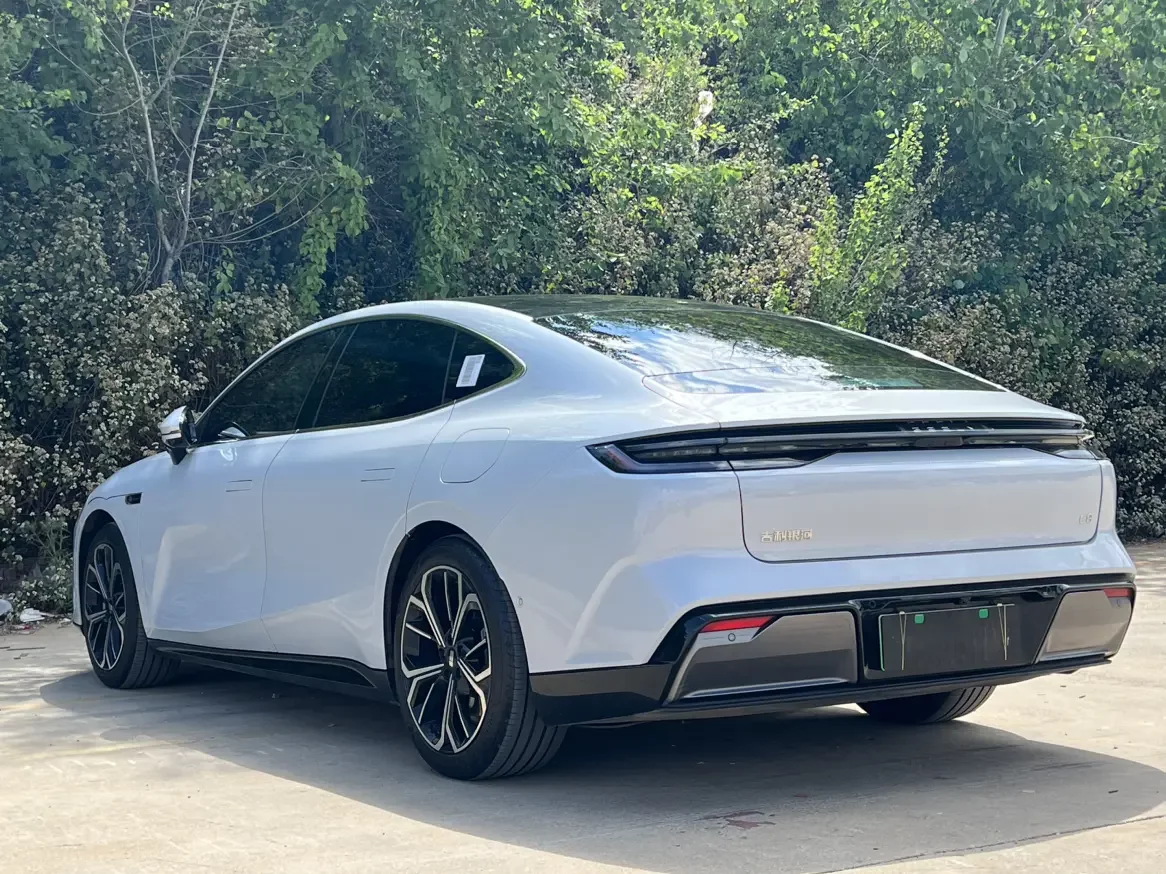 Geely Galaxy E8