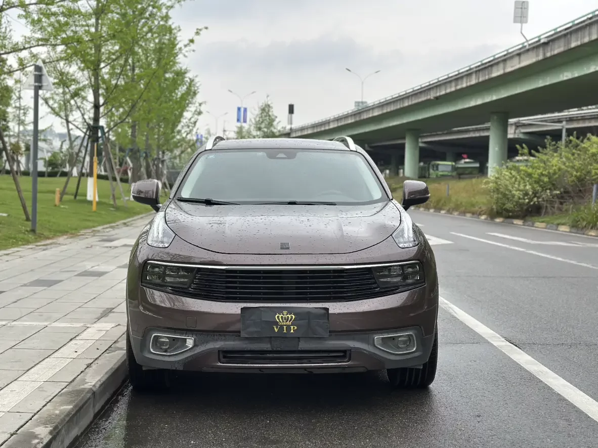 Lynk & Co 01