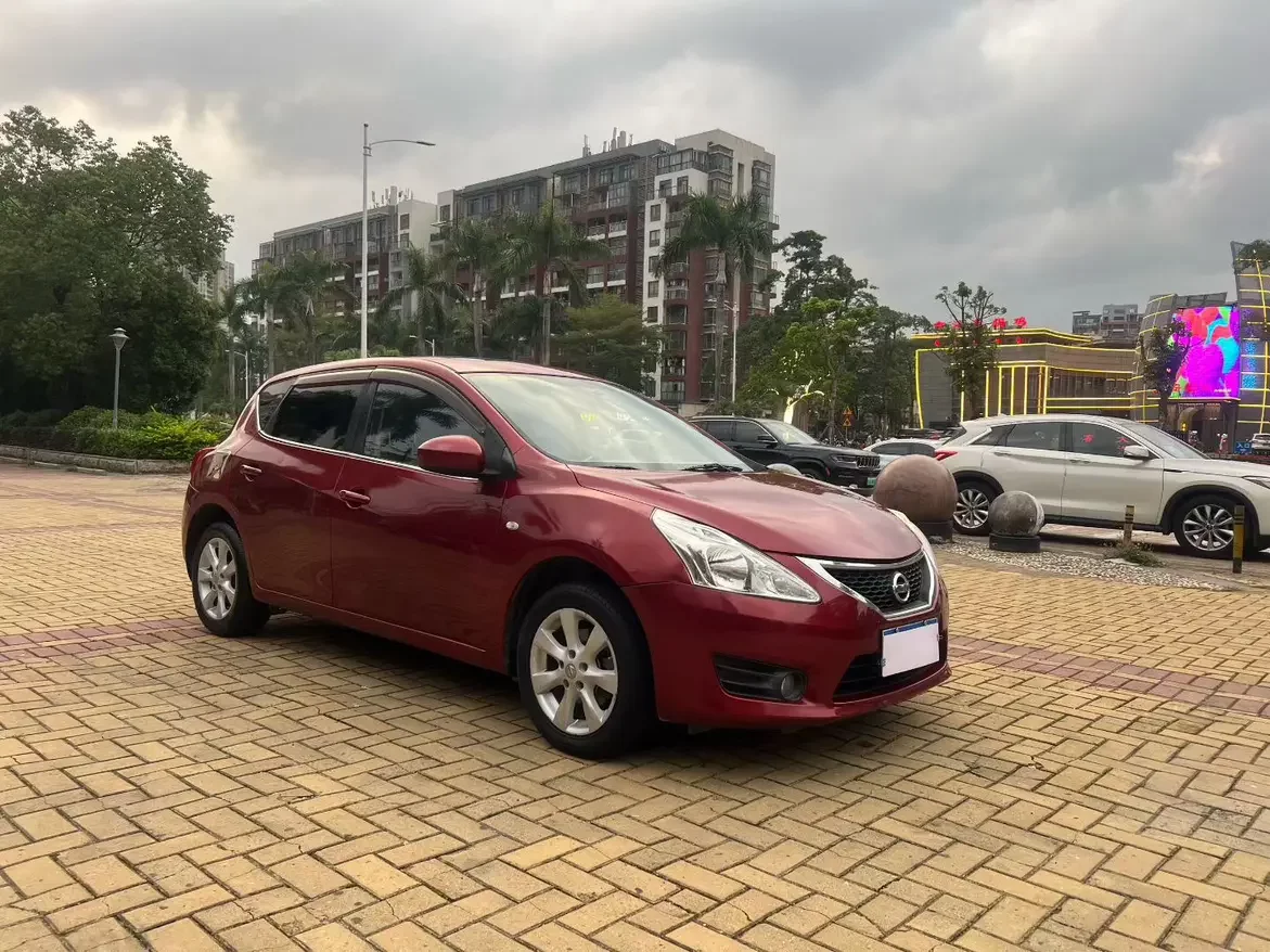 Nissan Tiida