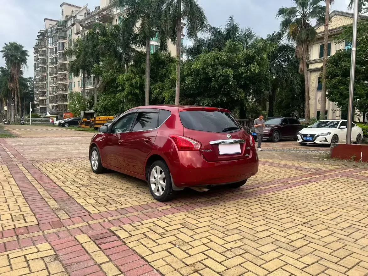 Nissan Tiida