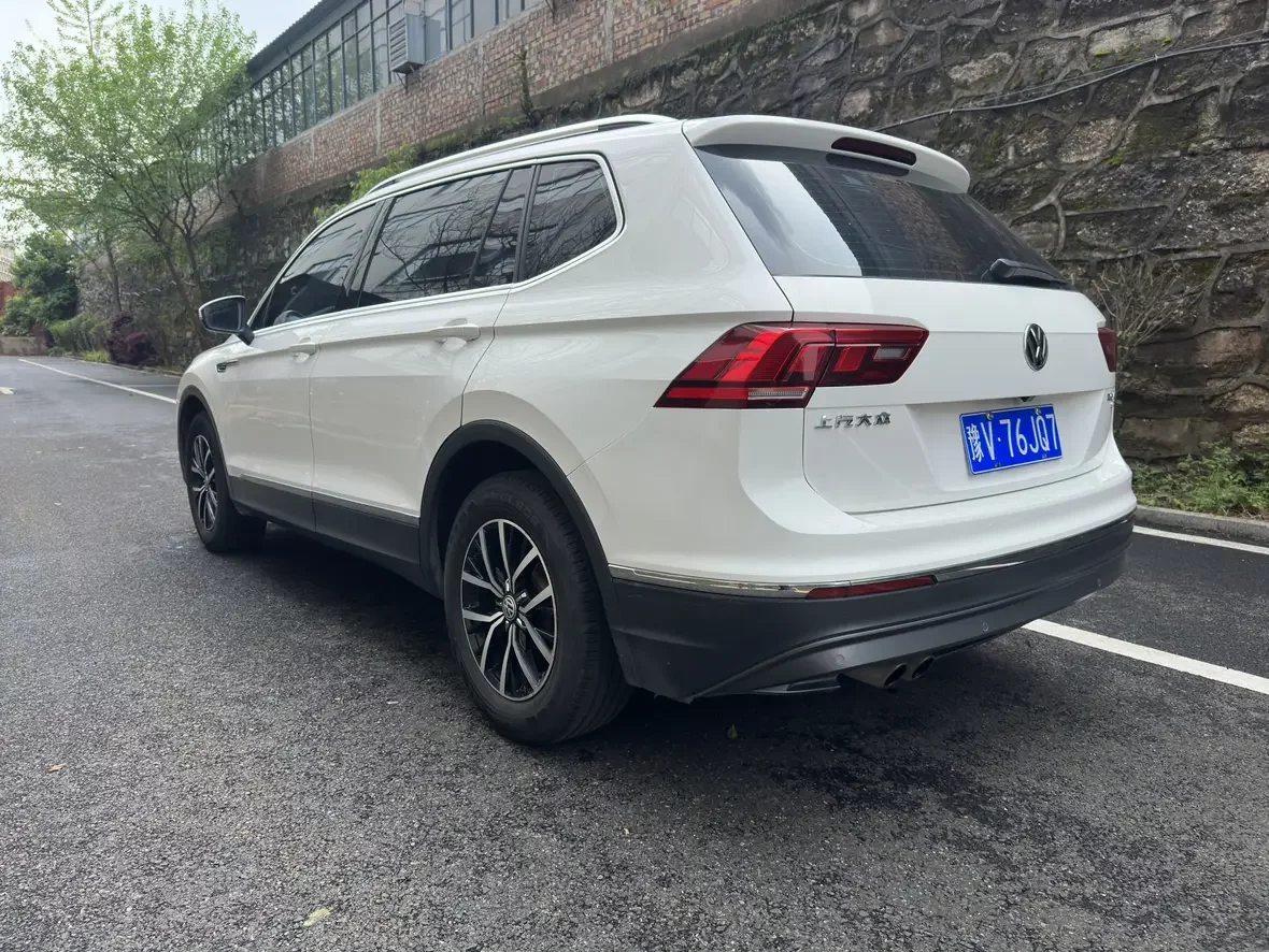 Volkswagen Tiguan L