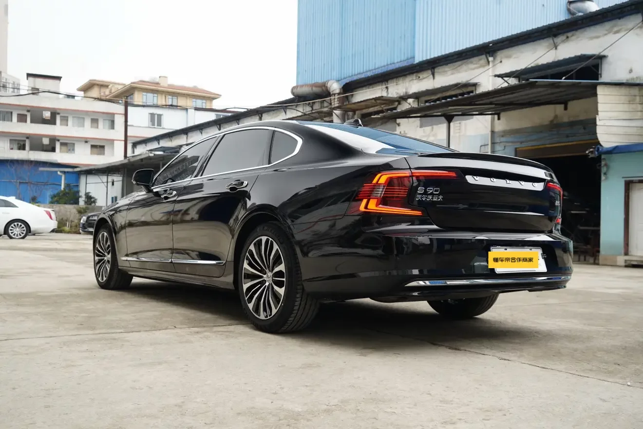Volvo S90