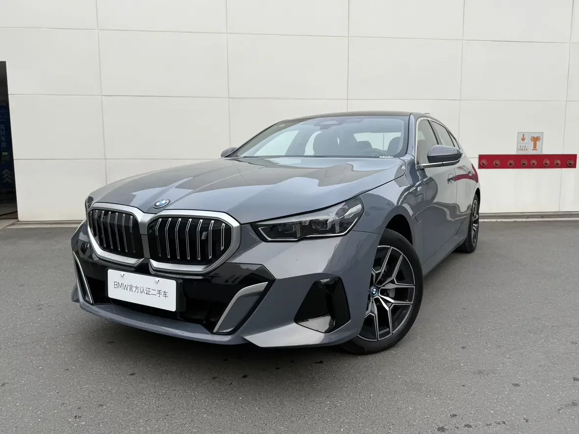 BMW i5