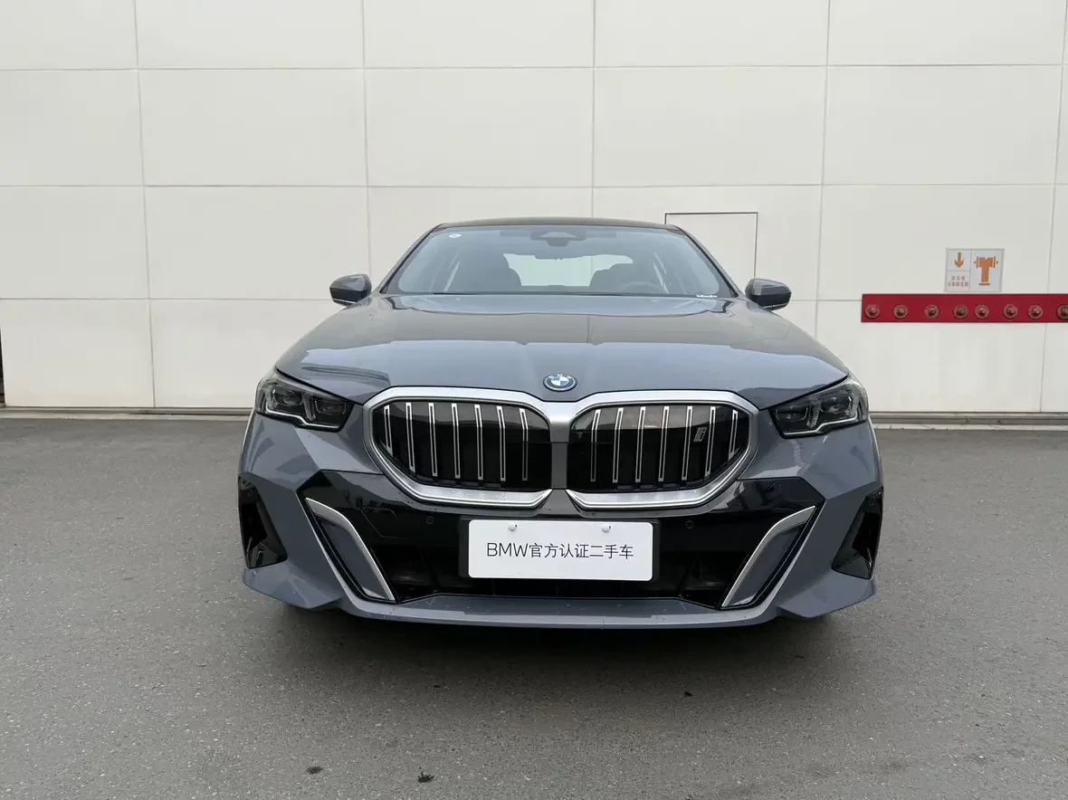BMW i5