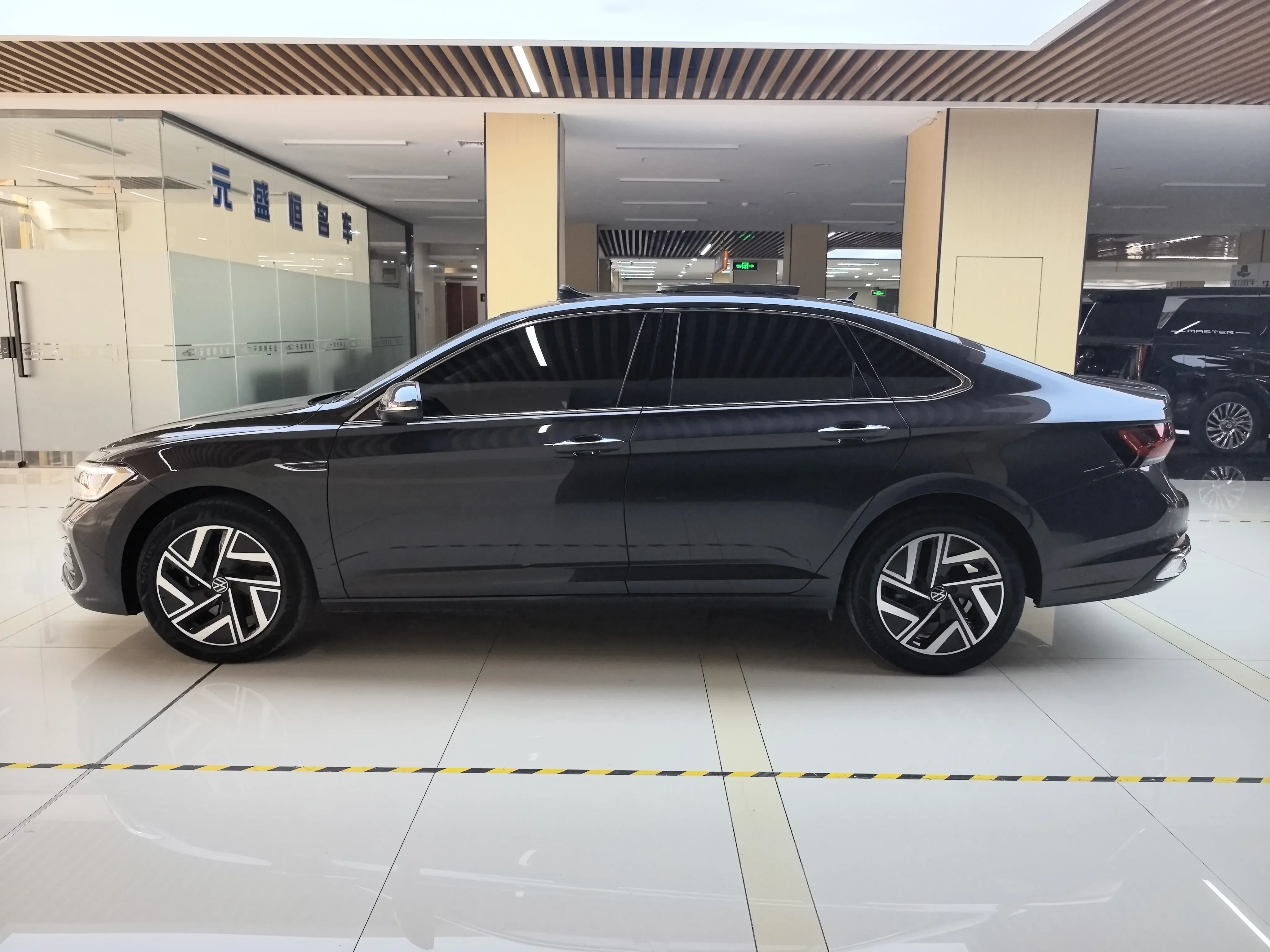Volkswagen Sagitar