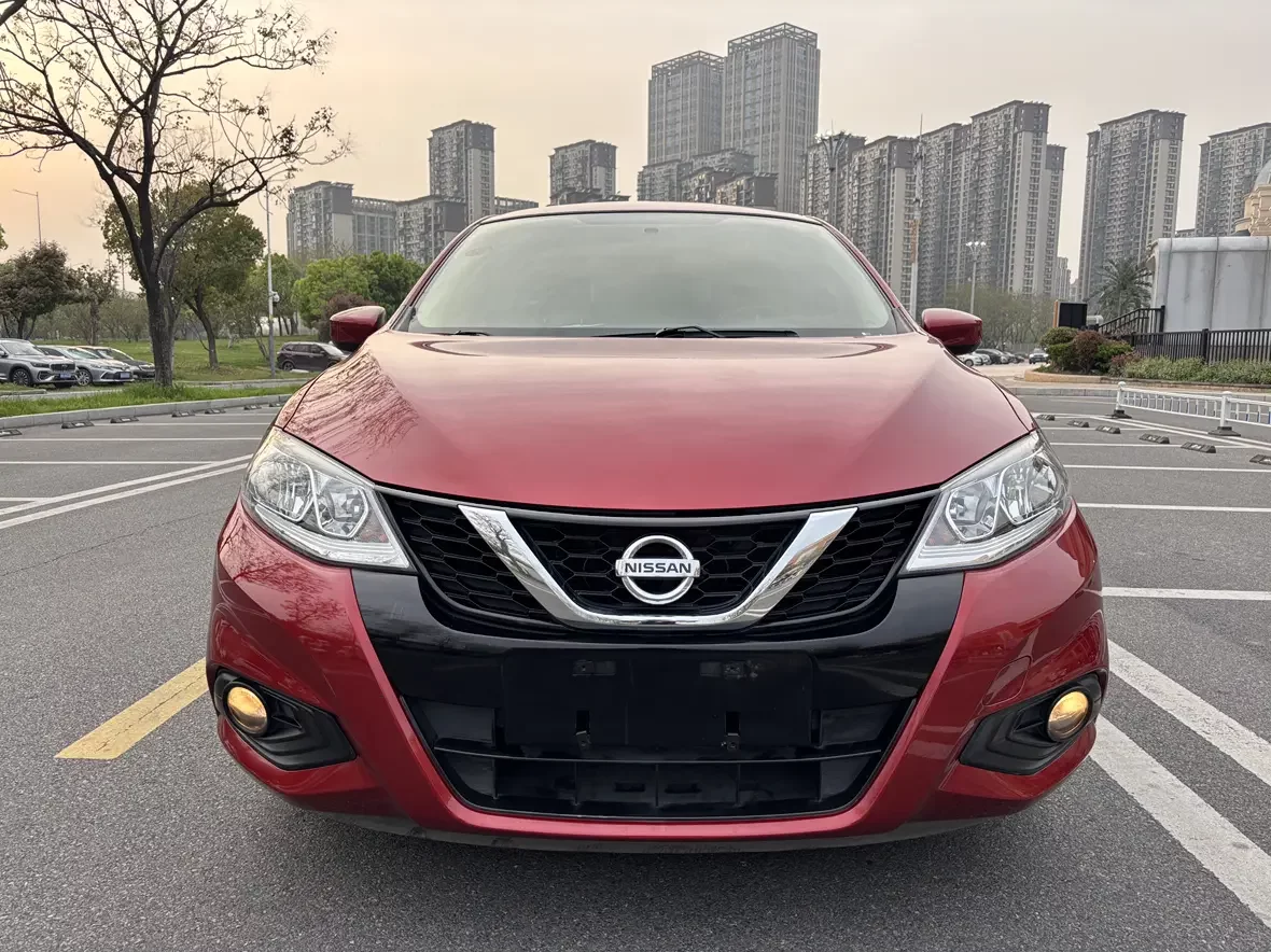 Nissan Tiida