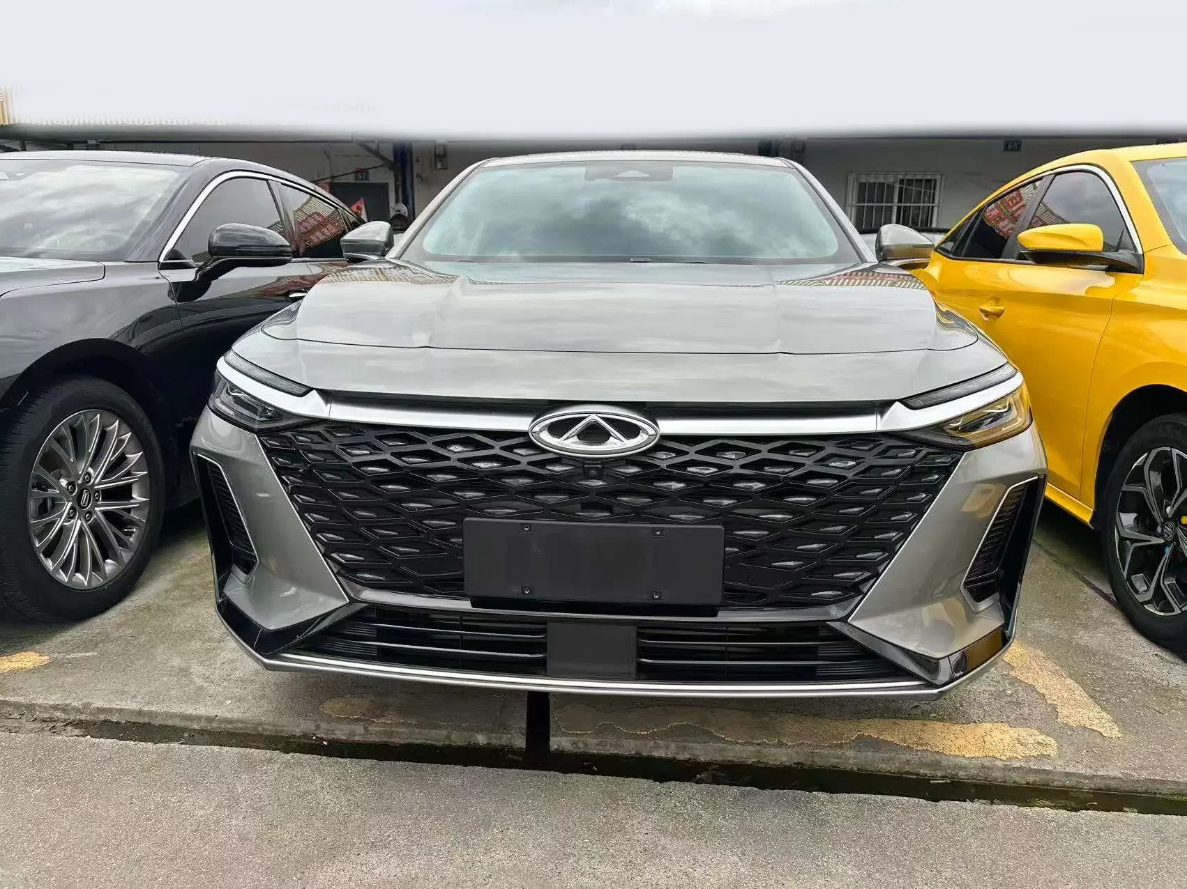 Chery Arrizo 8