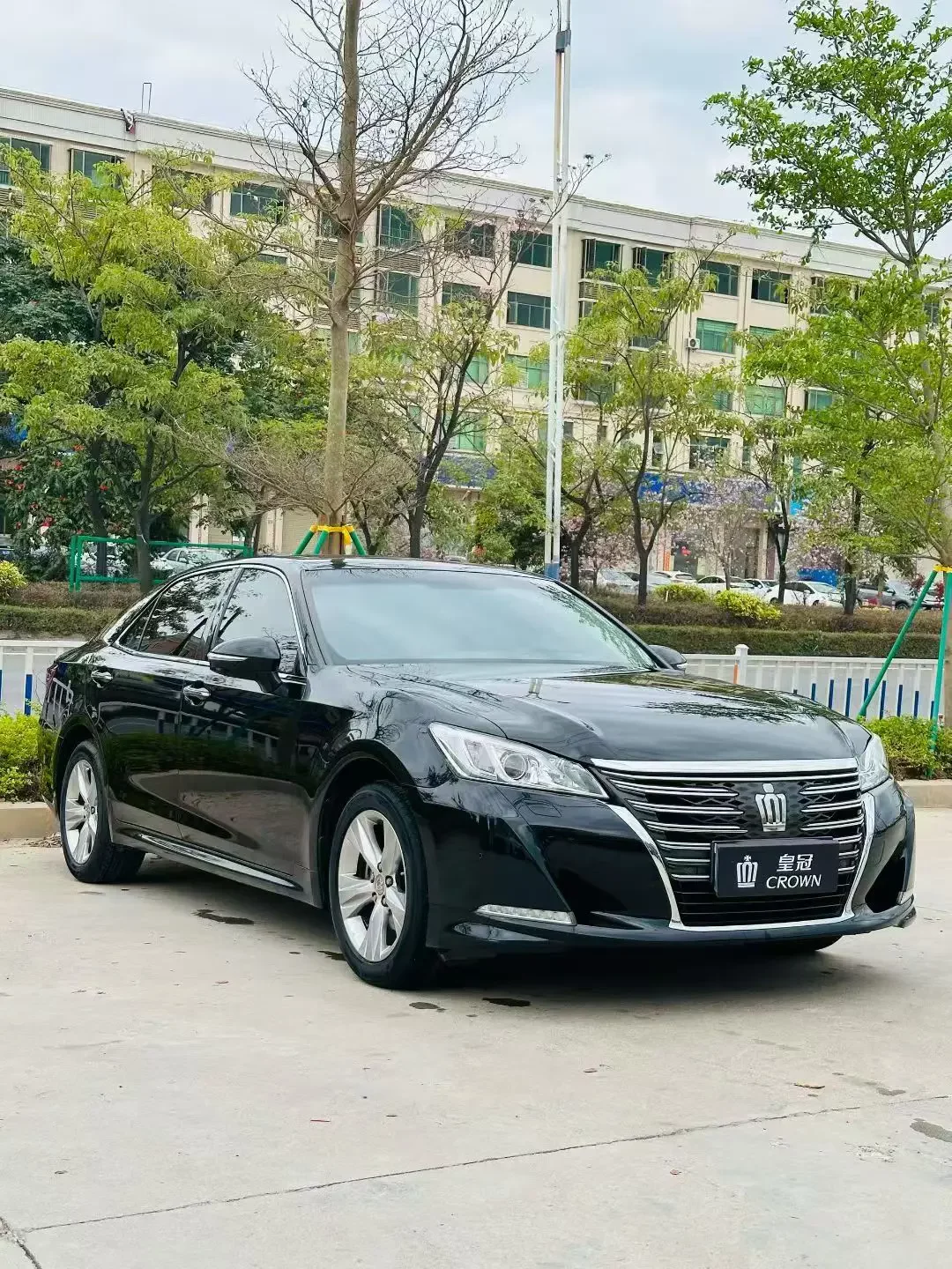Toyota crown