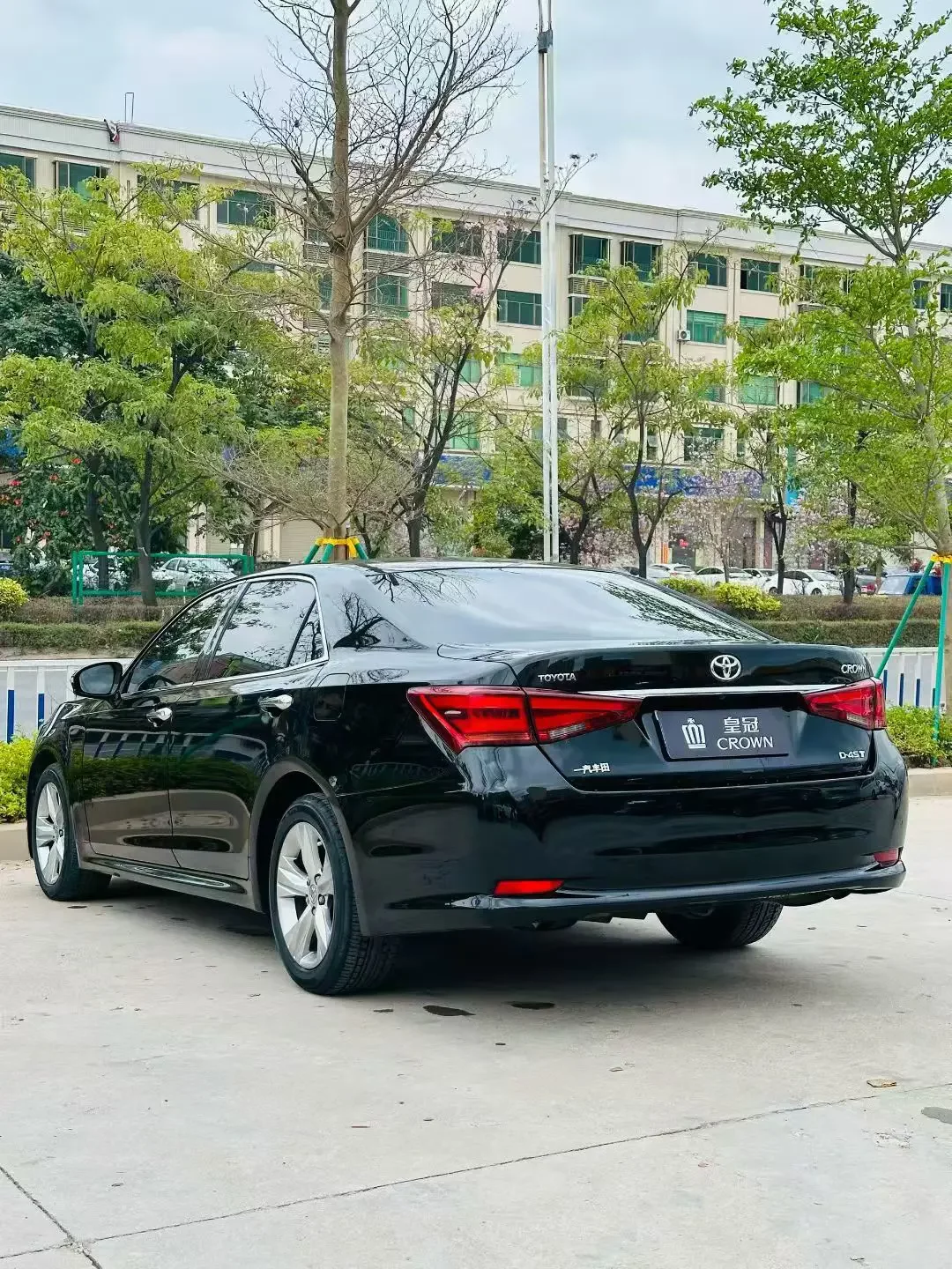 Toyota crown