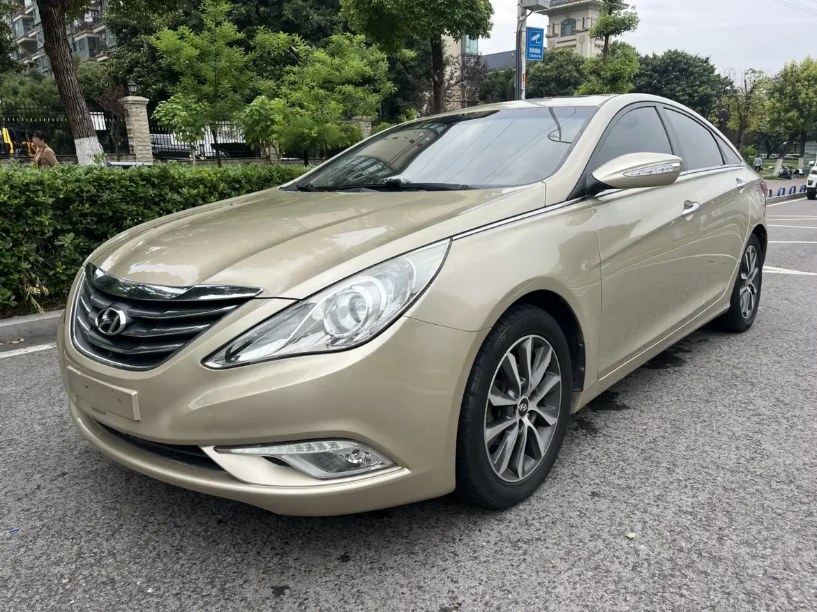 Hyundai sonata eight