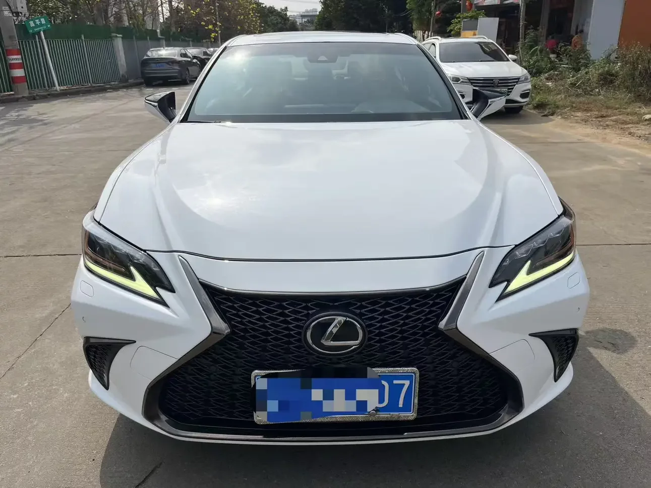Lexus ES