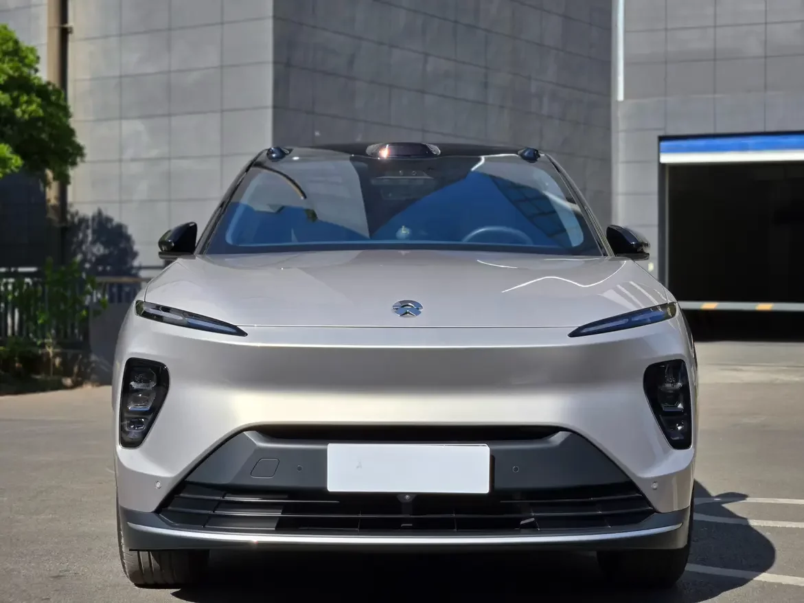 NIO ES8