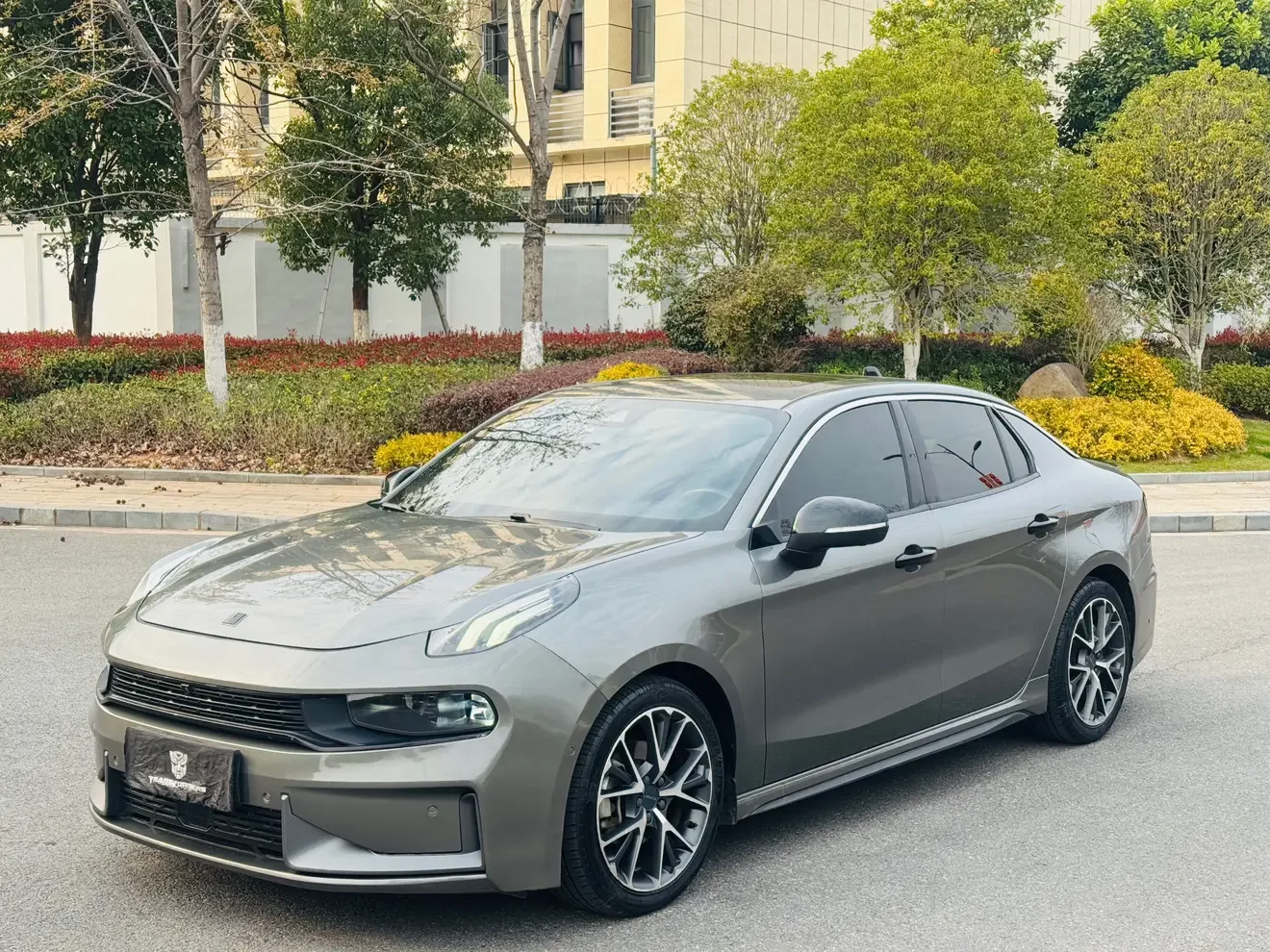 Lynk & Co 03
