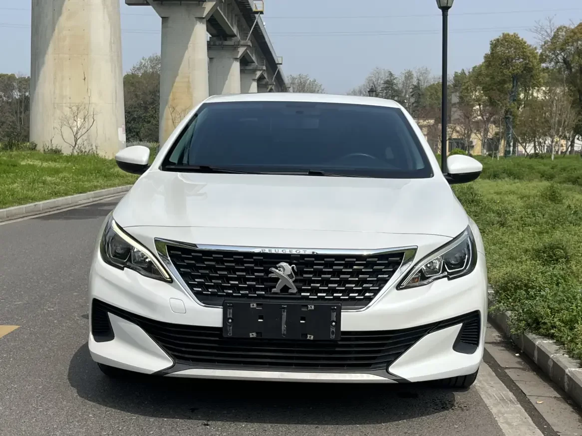 Peugeot 408