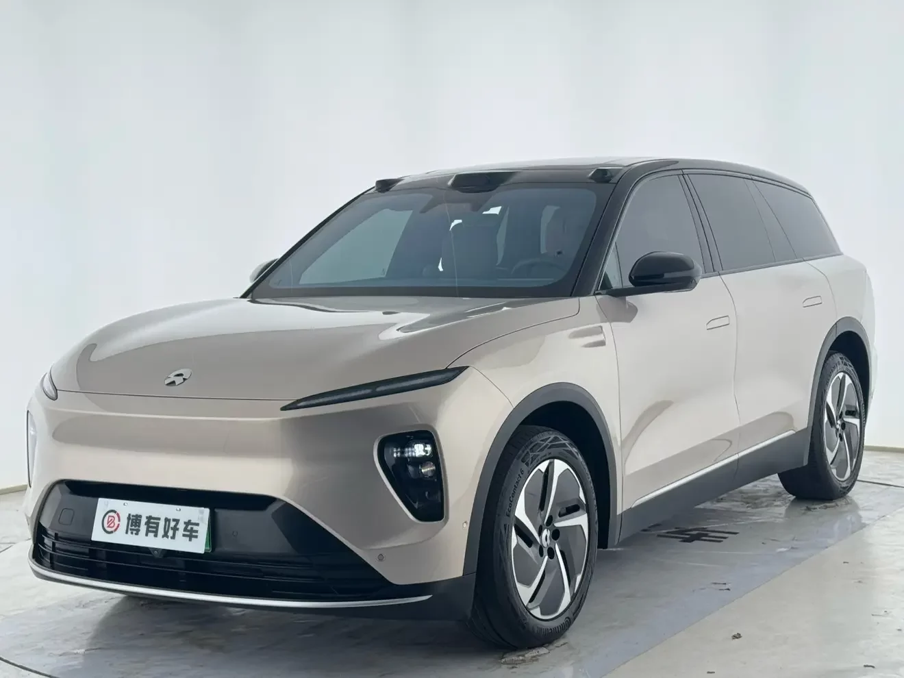 NIO ES8