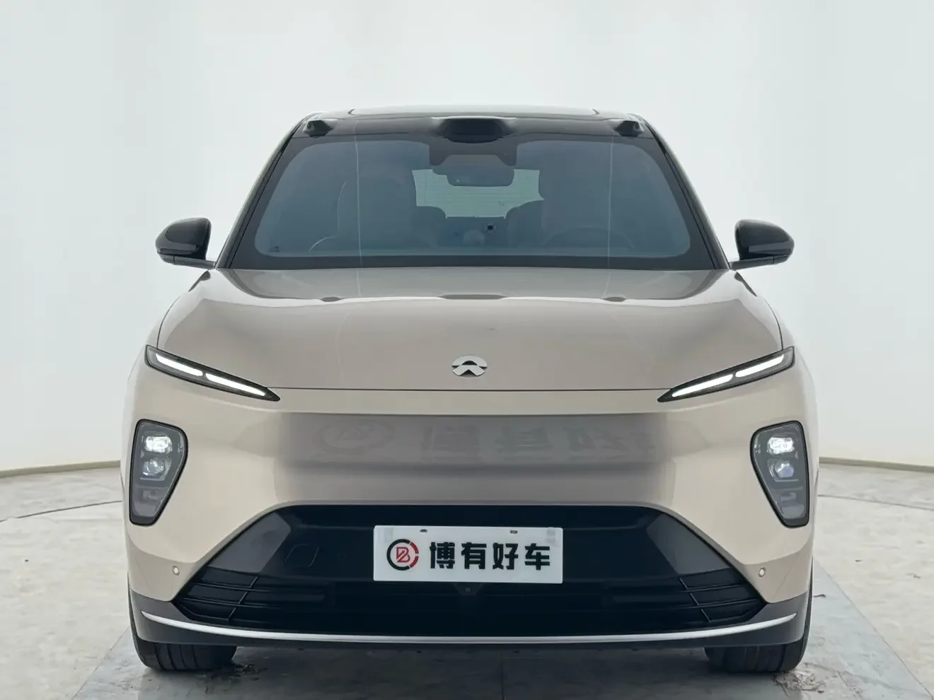 NIO ES8