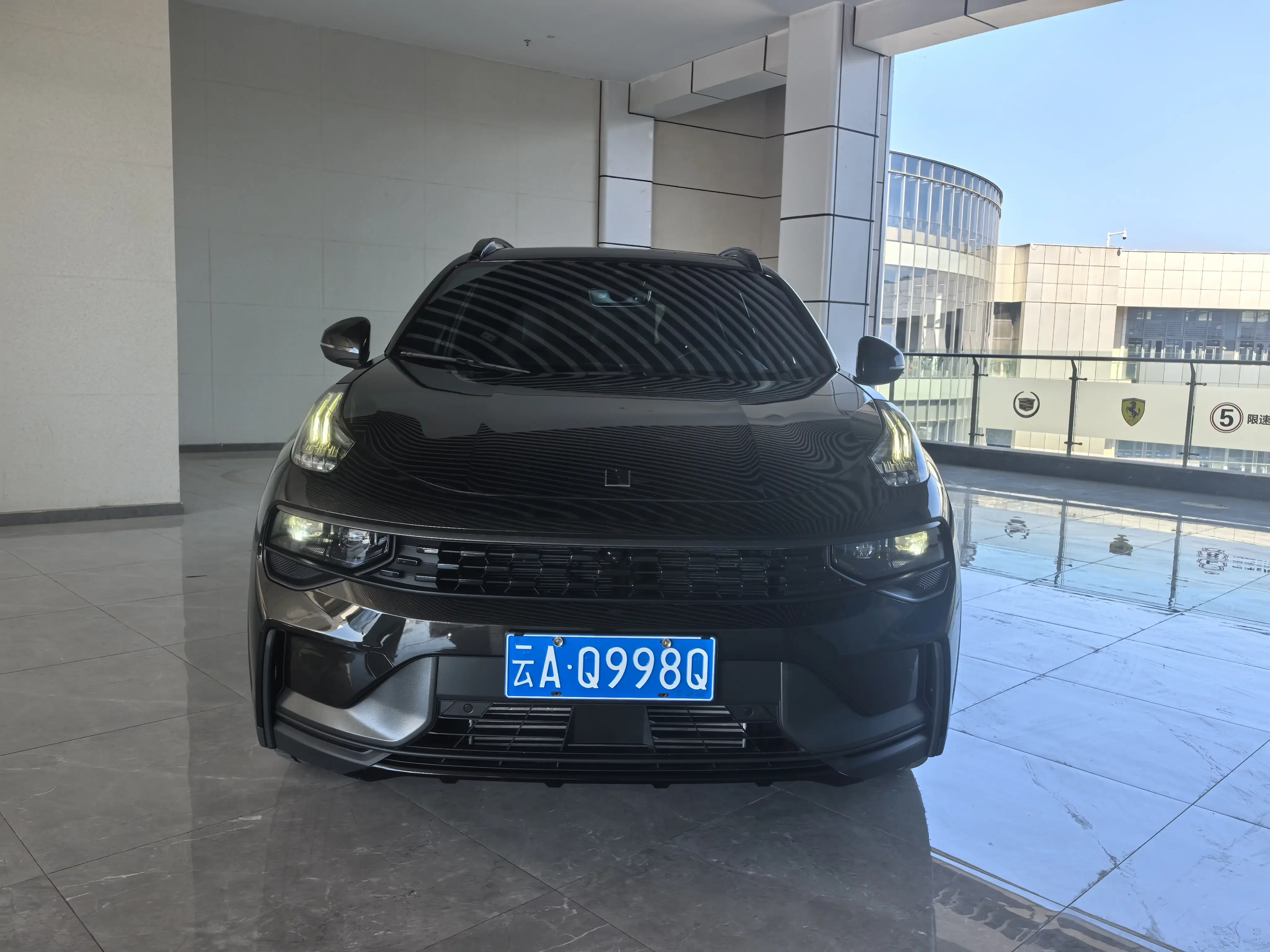 Lynk & Co 01