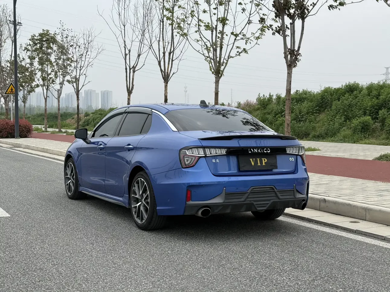 Lynk & Co 03