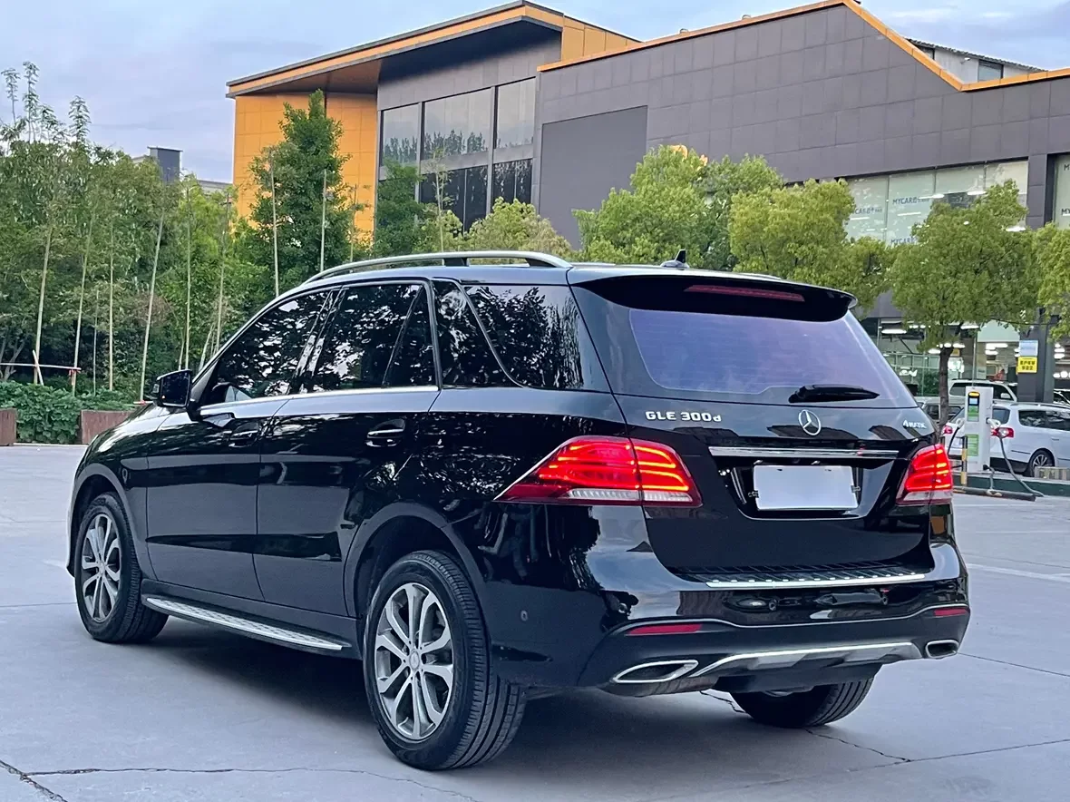 Mercedes-Benz GLE (Imported)