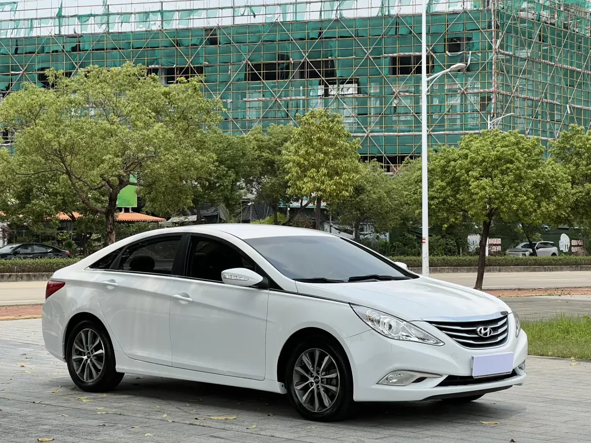 Hyundai sonata eight