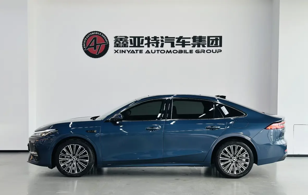 Geely Galaxy A7 EM