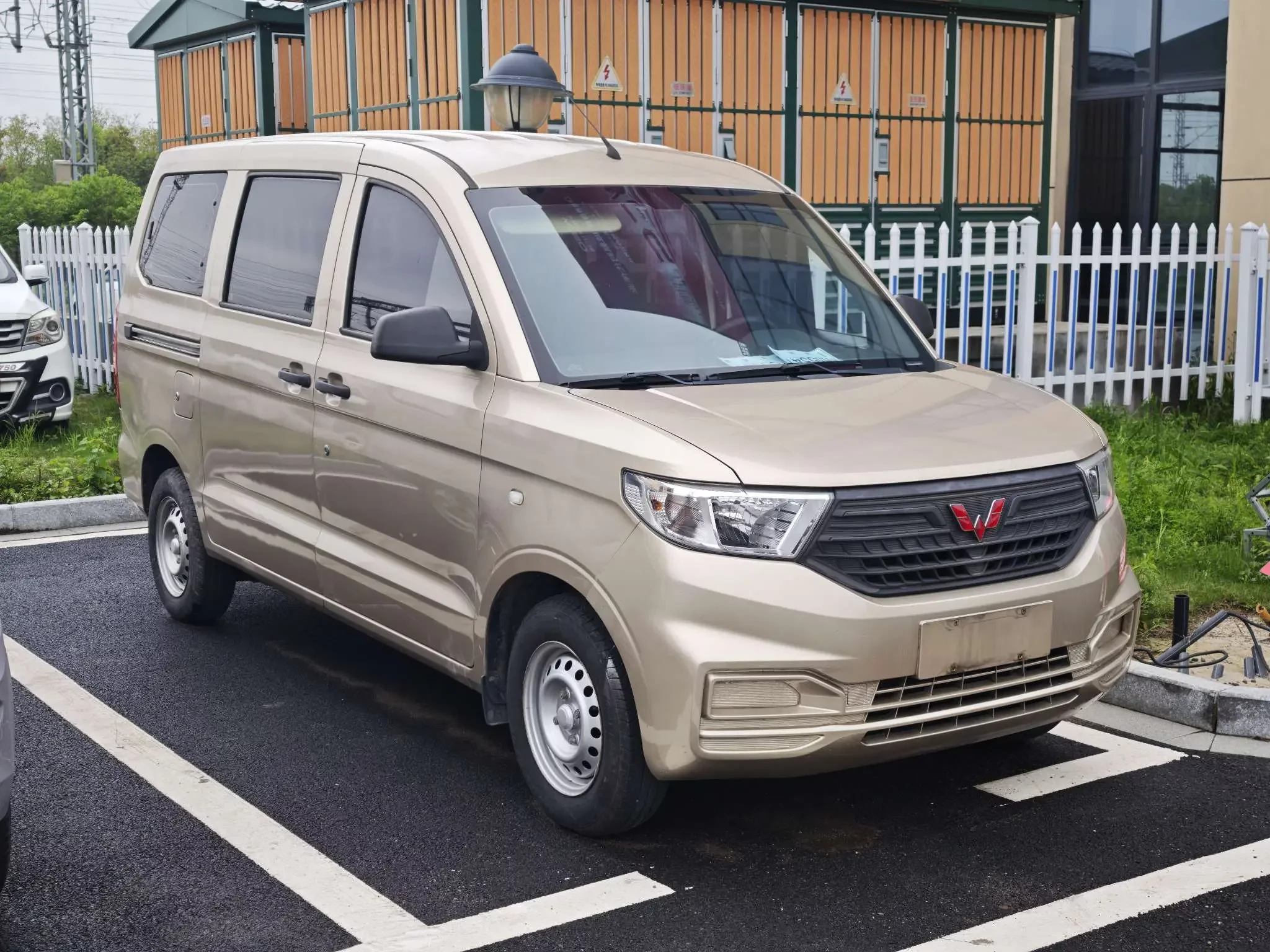 Wuling Hongguang V
