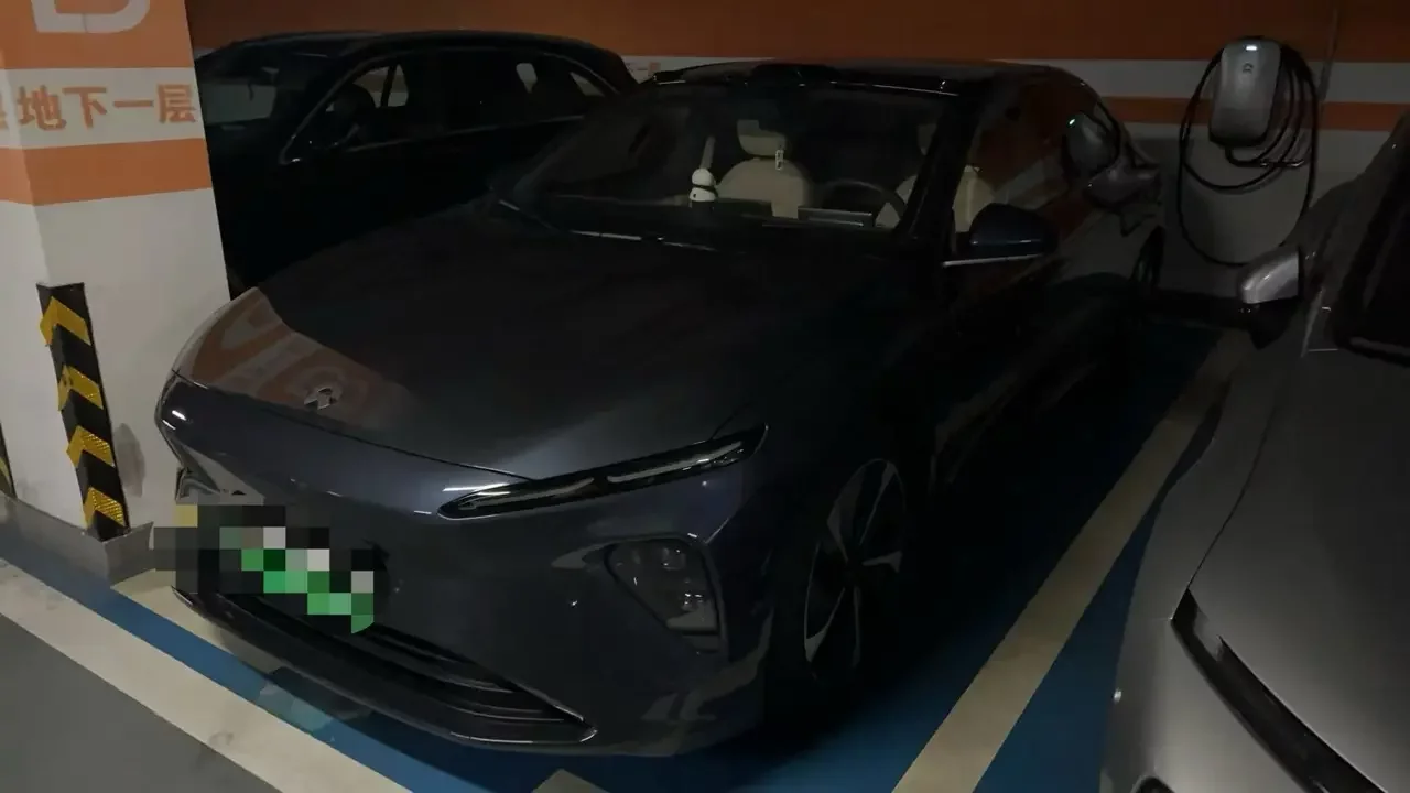 NIO ET7