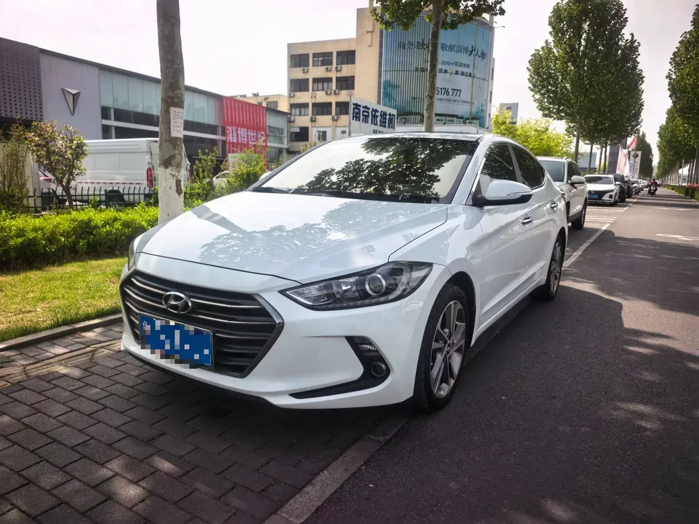 Hyundai lead