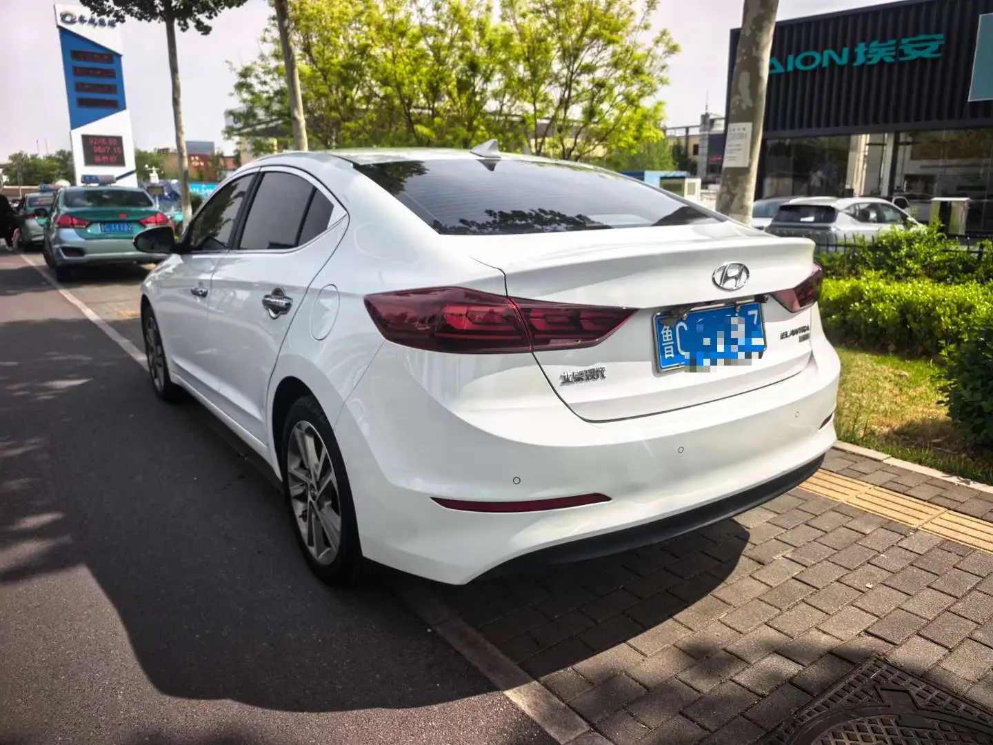 Hyundai lead